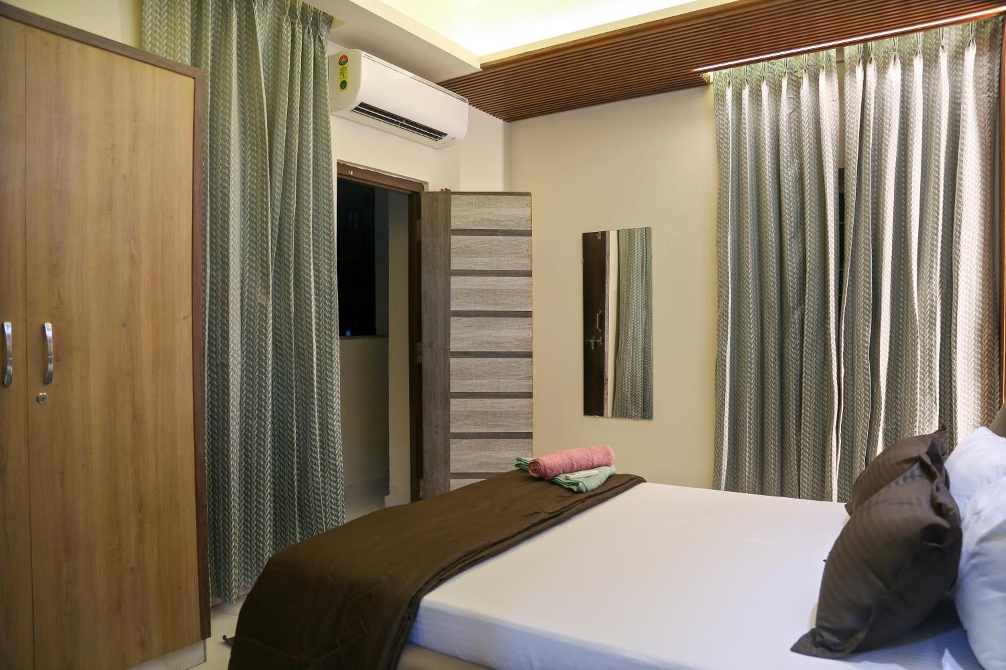 Cozy 3 Bhk A/c @ Wipro Circle , Near Us Embassy