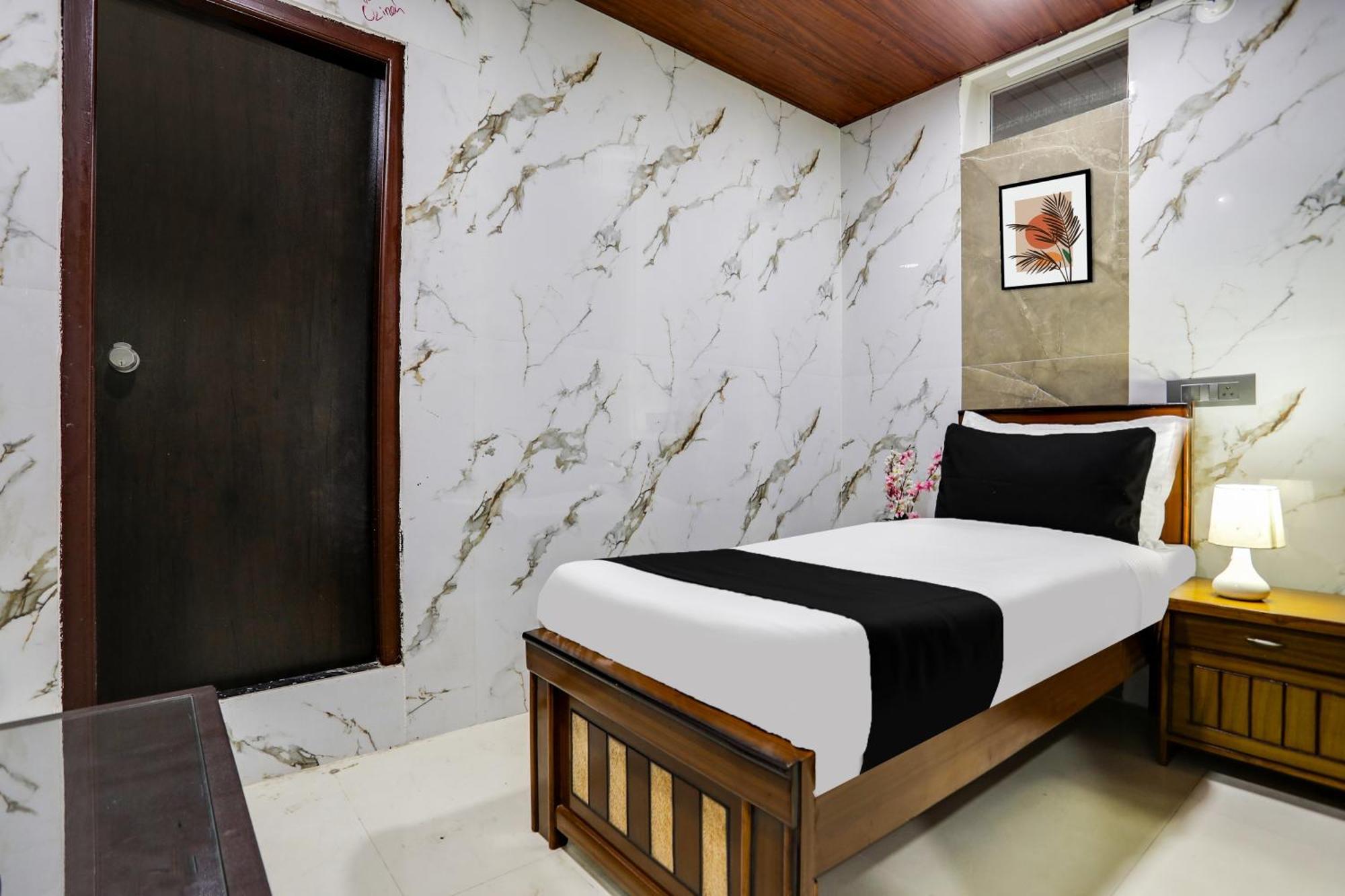 Hotel O Madhapur Vip Hills 4*
