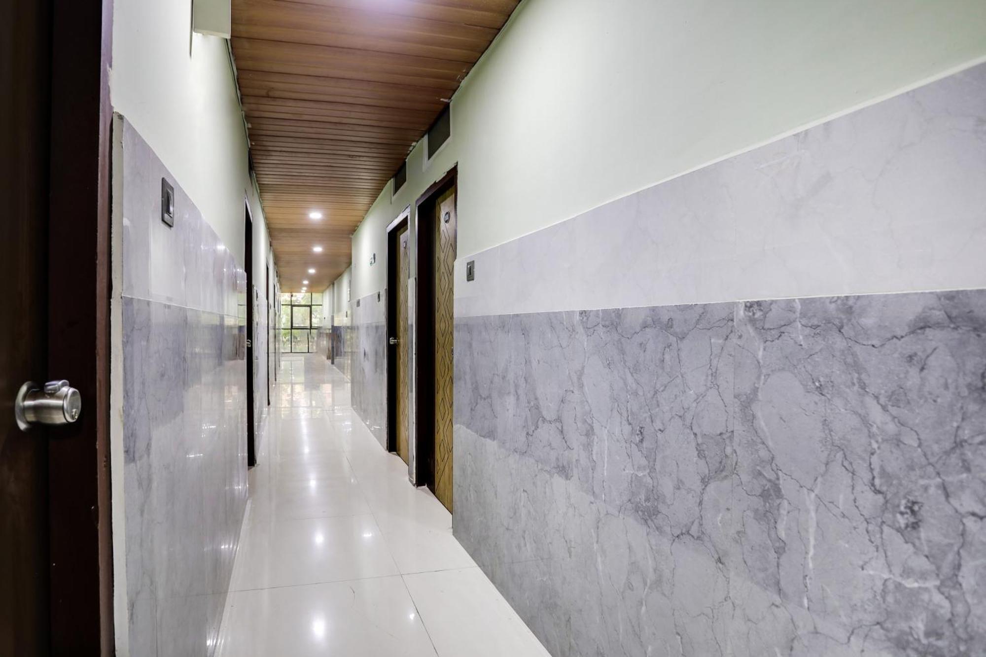 Hotel O Madhapur Vip Hills 4*
