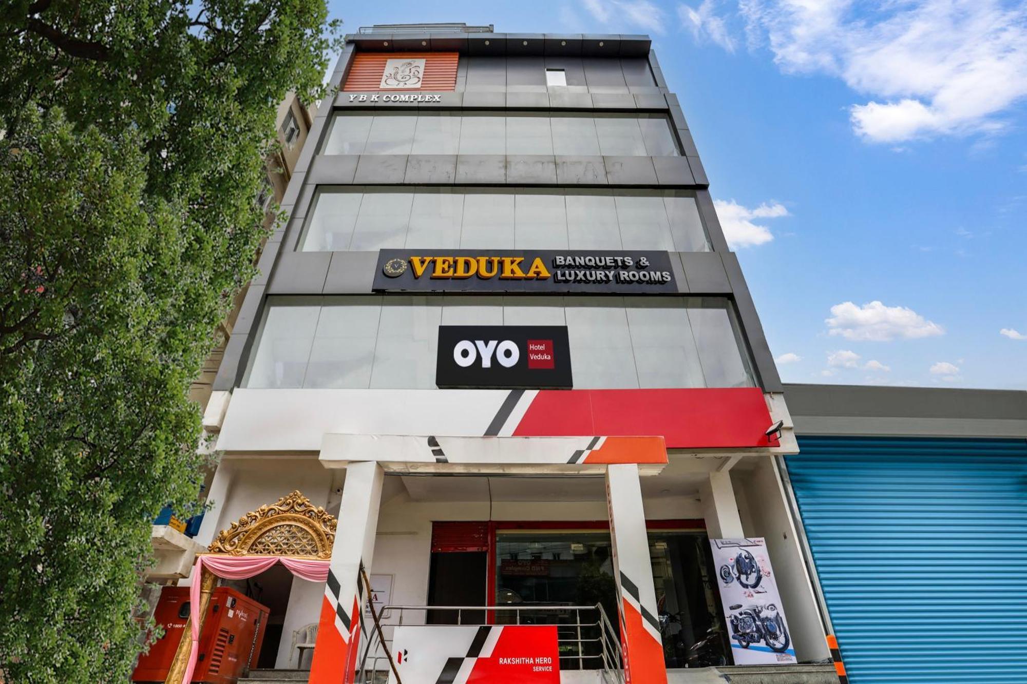 O Veduka Banquets & Luxury 3*