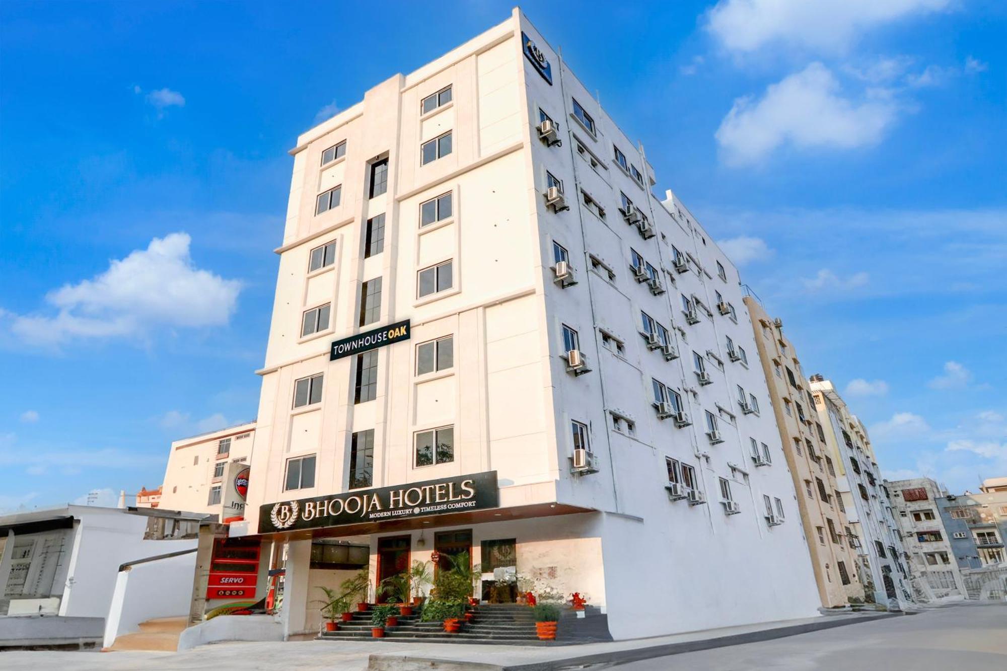 Townhouse Oak Bhooja 4* Hyderabad