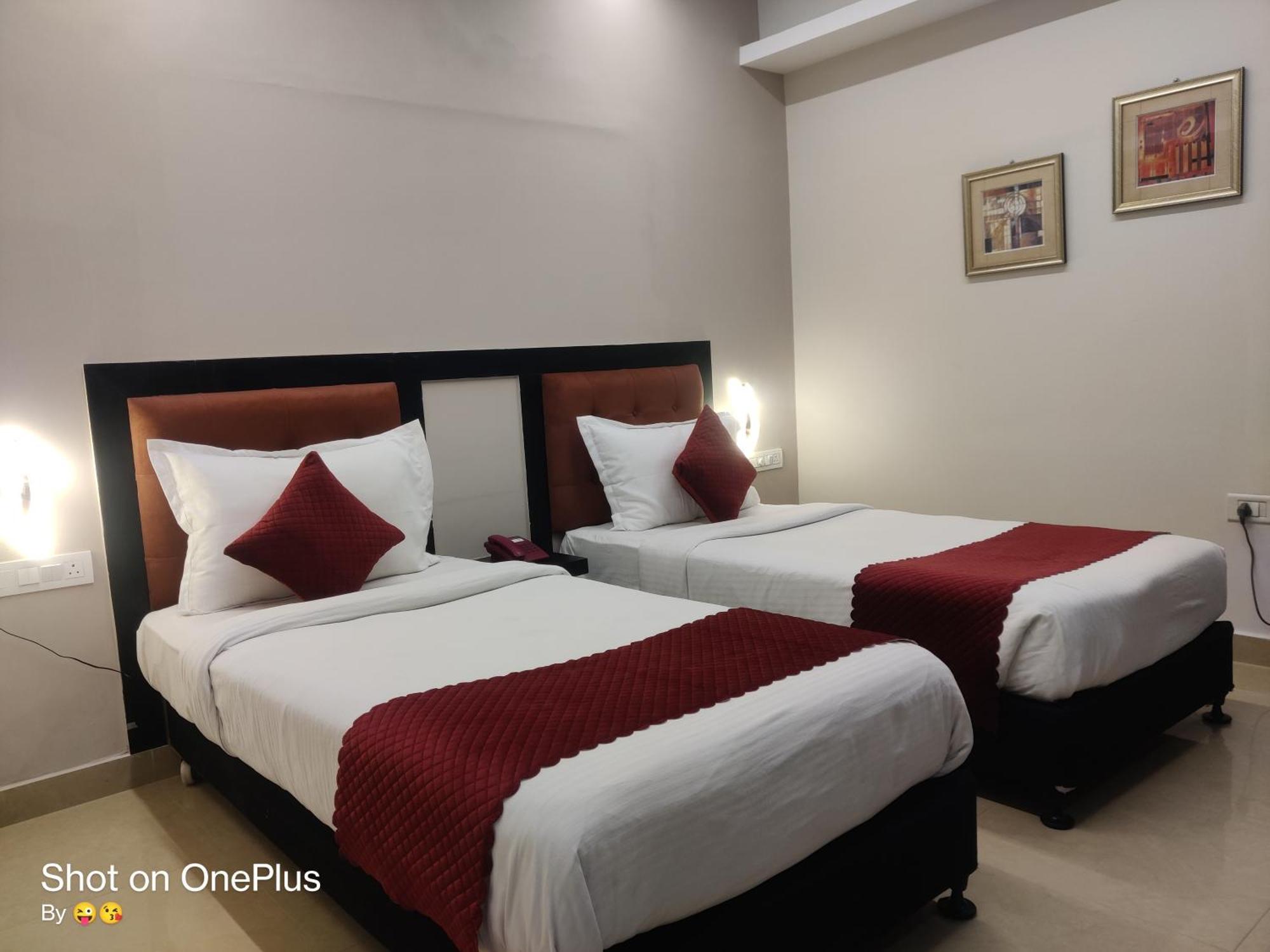 Delphi Grand Hotel 4*