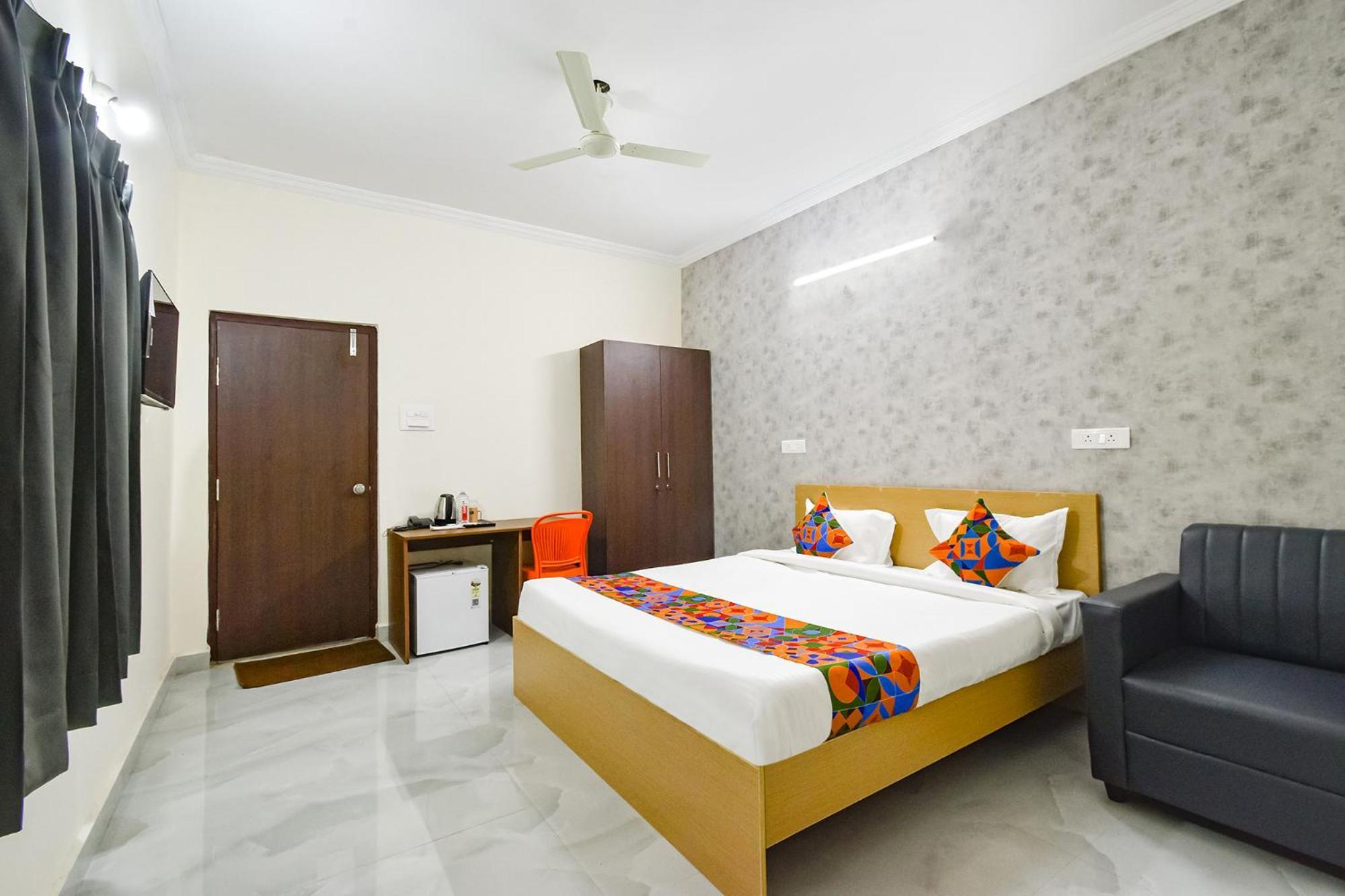 Fabhotel Joy Stayz - Nr Yashoda Hospital, Hitech Hotel