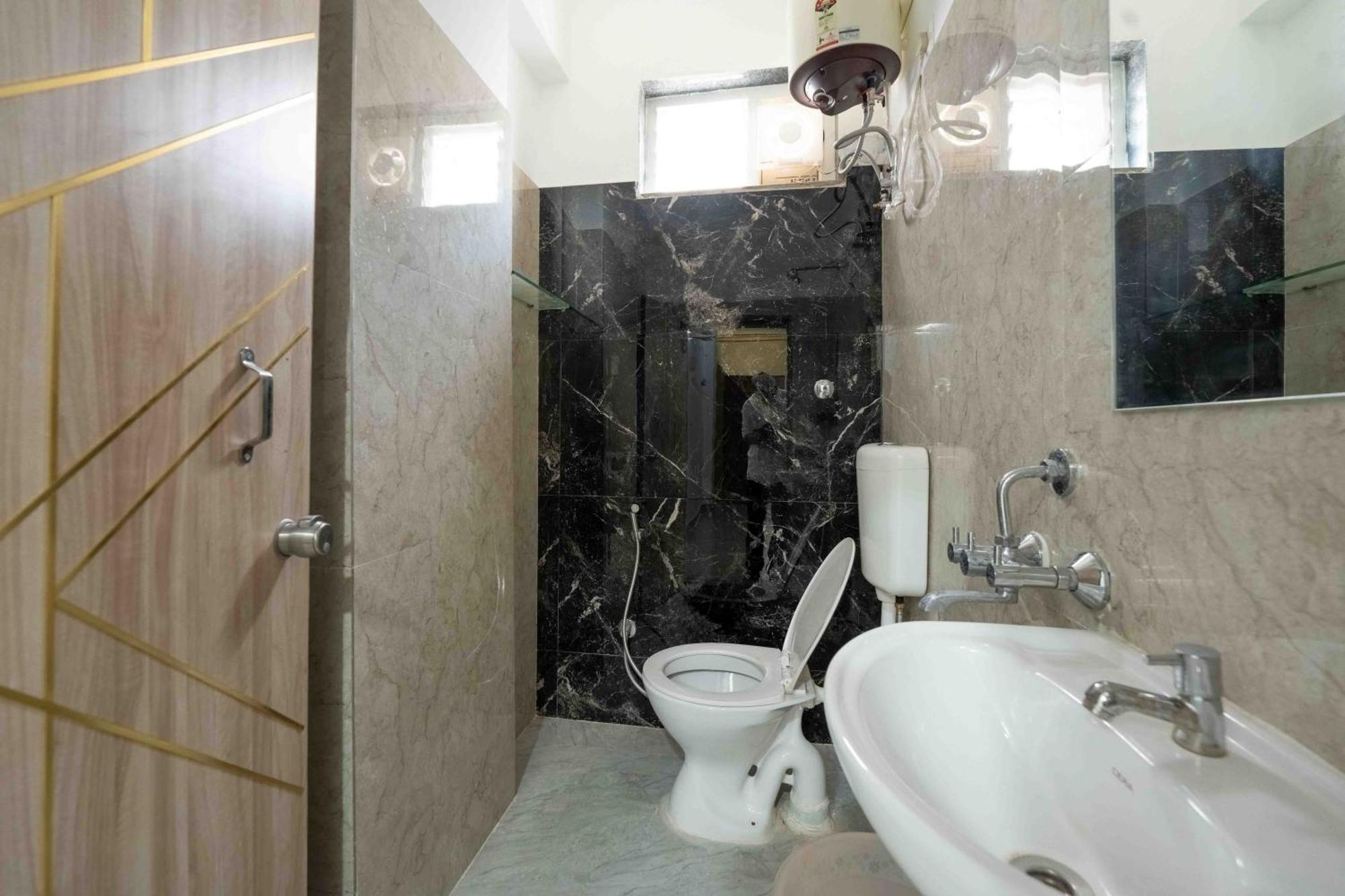 Singam Luxury Short Aparthotel Hyderabad