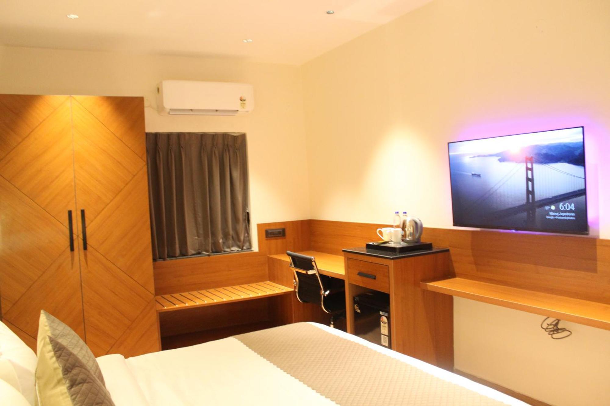 Hotel The Vantage Inn, Near Us Consulate Gachibowli Hyderabad