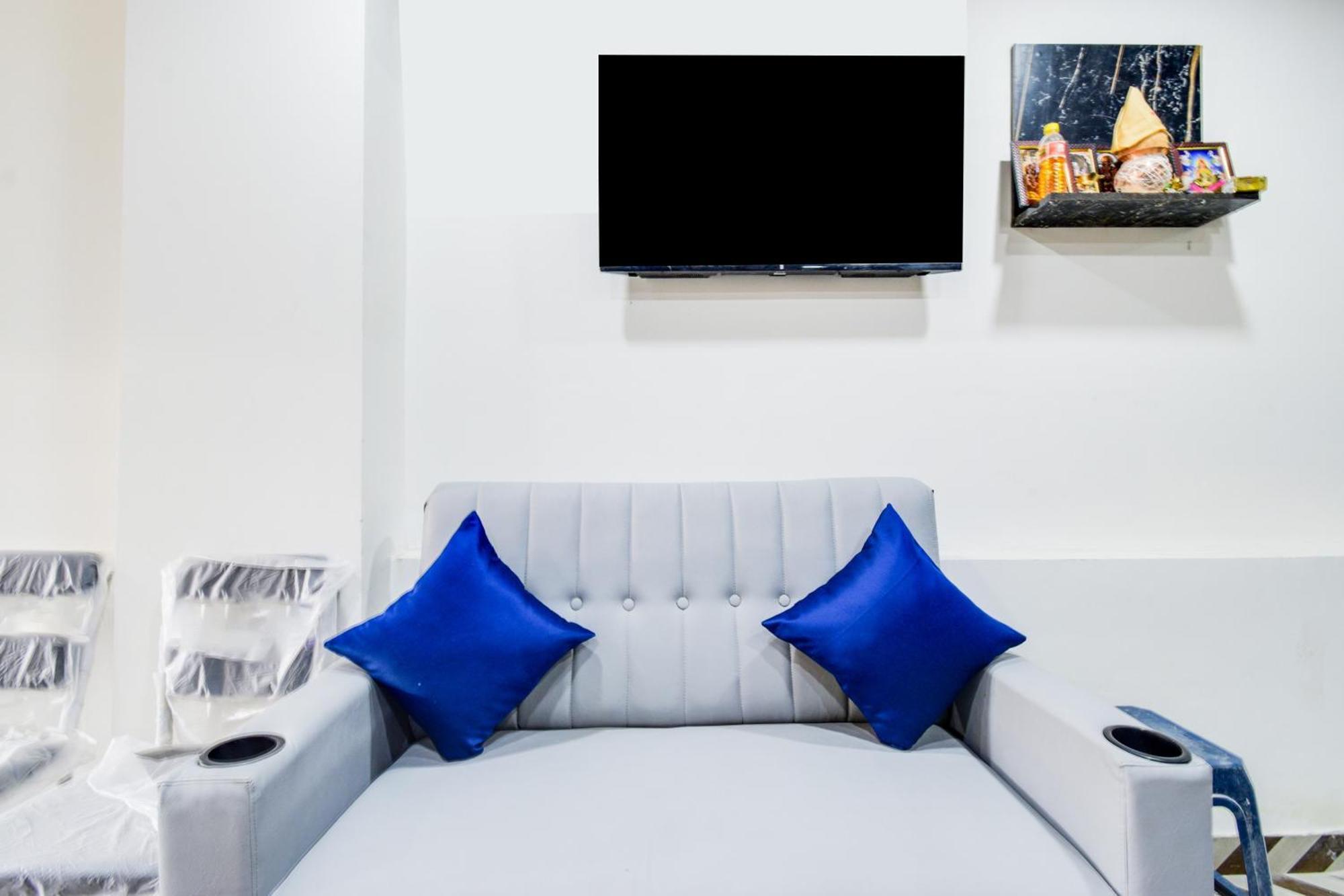 O Sbr Hafeezpet Hotel