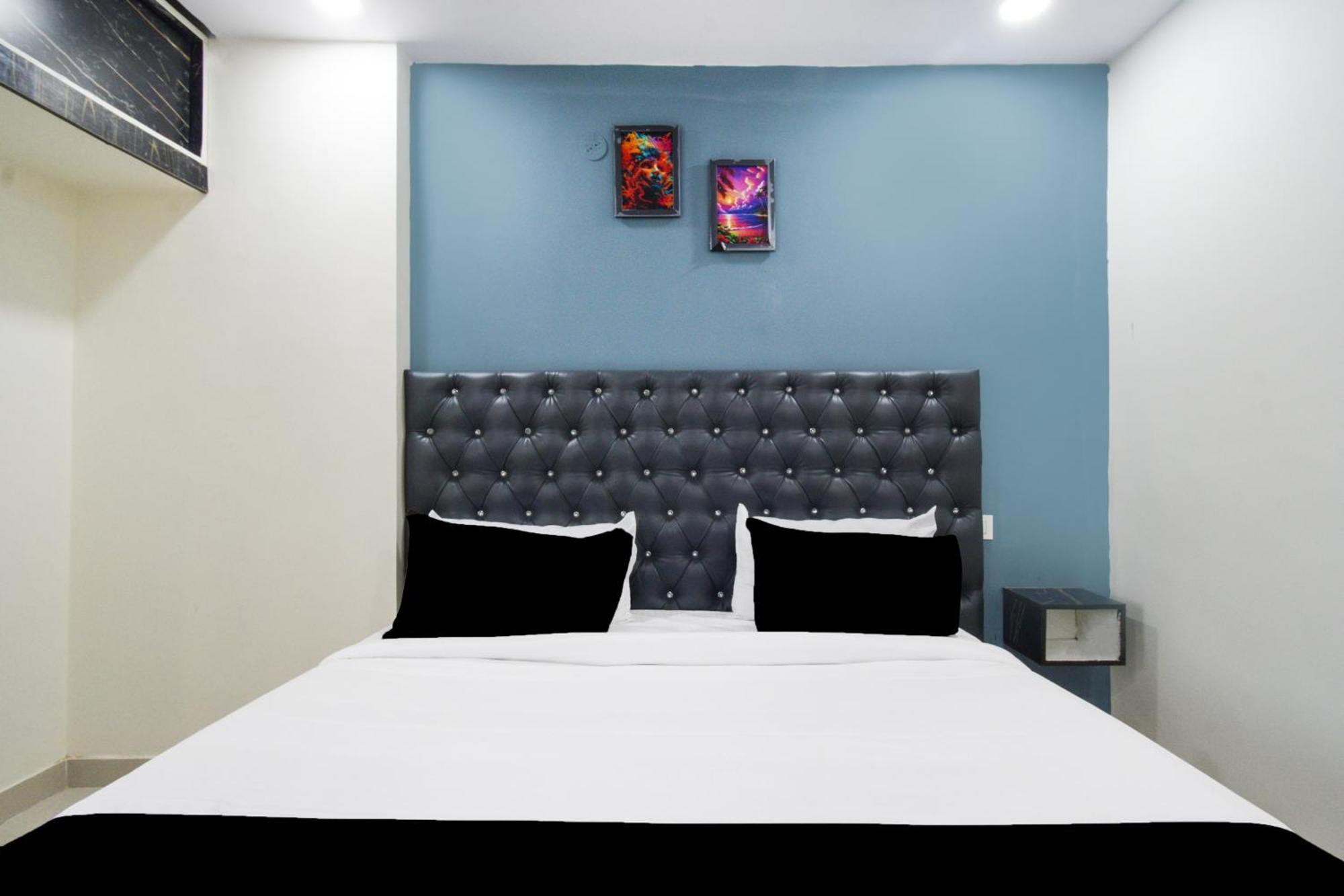 Hotel O Sbr Hafeezpet 3*