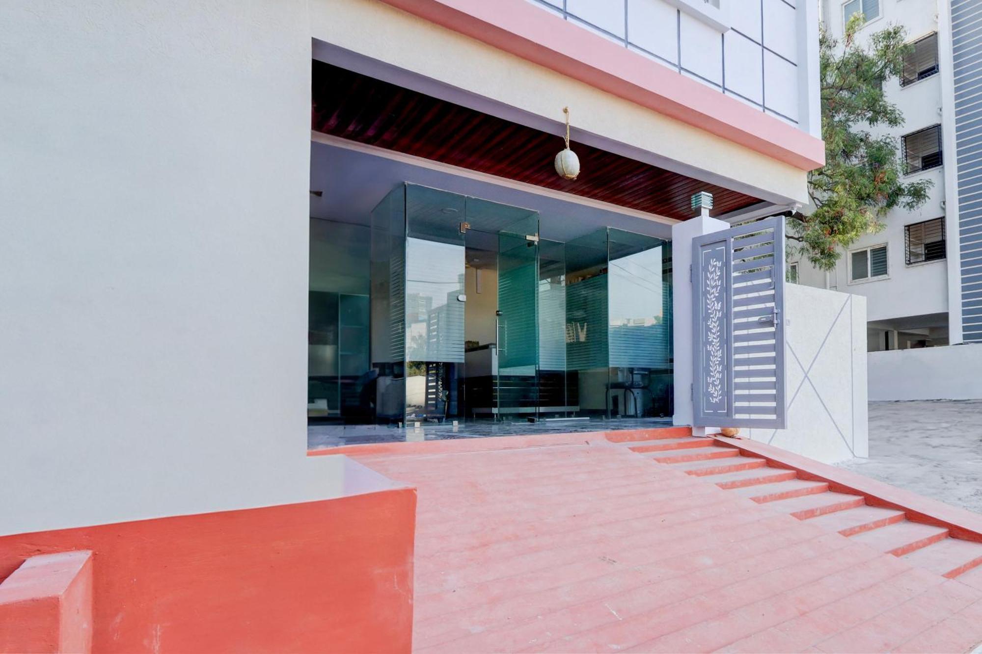 Super Townhouse Nanak Ram Guda Near Waverock Sez Hotel Hyderabad