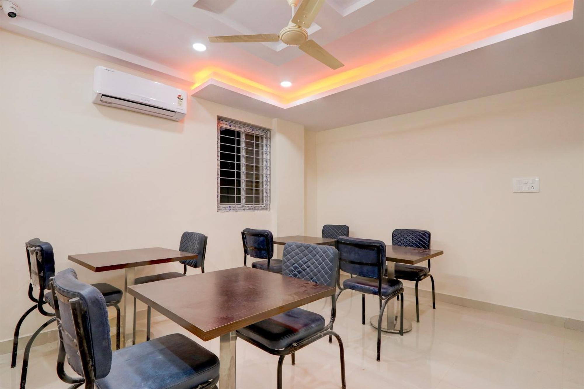 Hotel Super Townhouse Nanak Ram Guda Near Waverock Sez