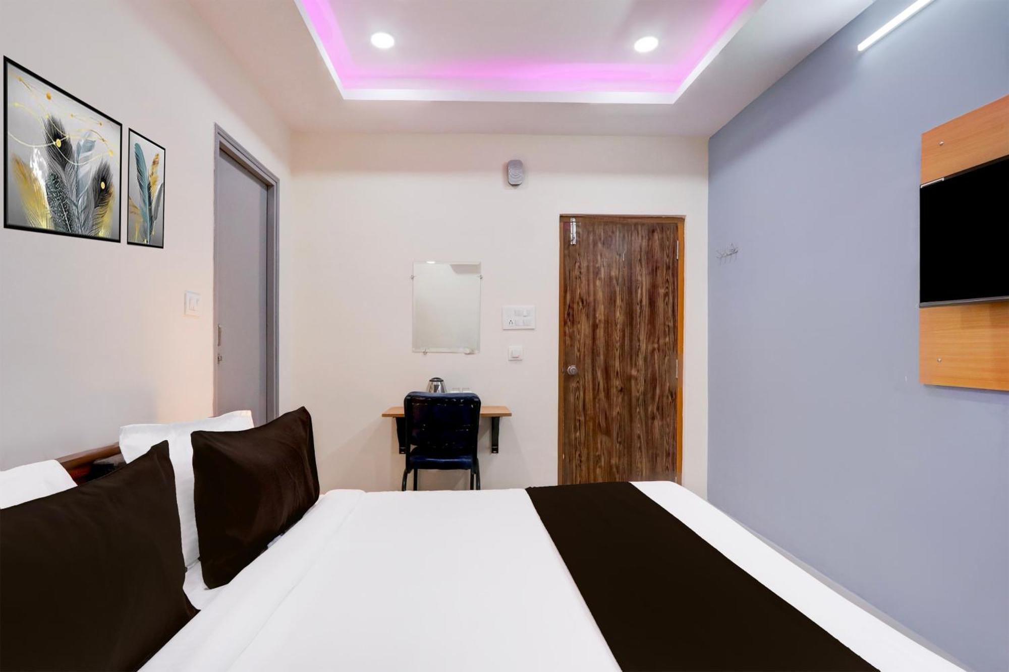 Super Townhouse Nanak Ram Guda Near Waverock Sez Hotel Hyderabad