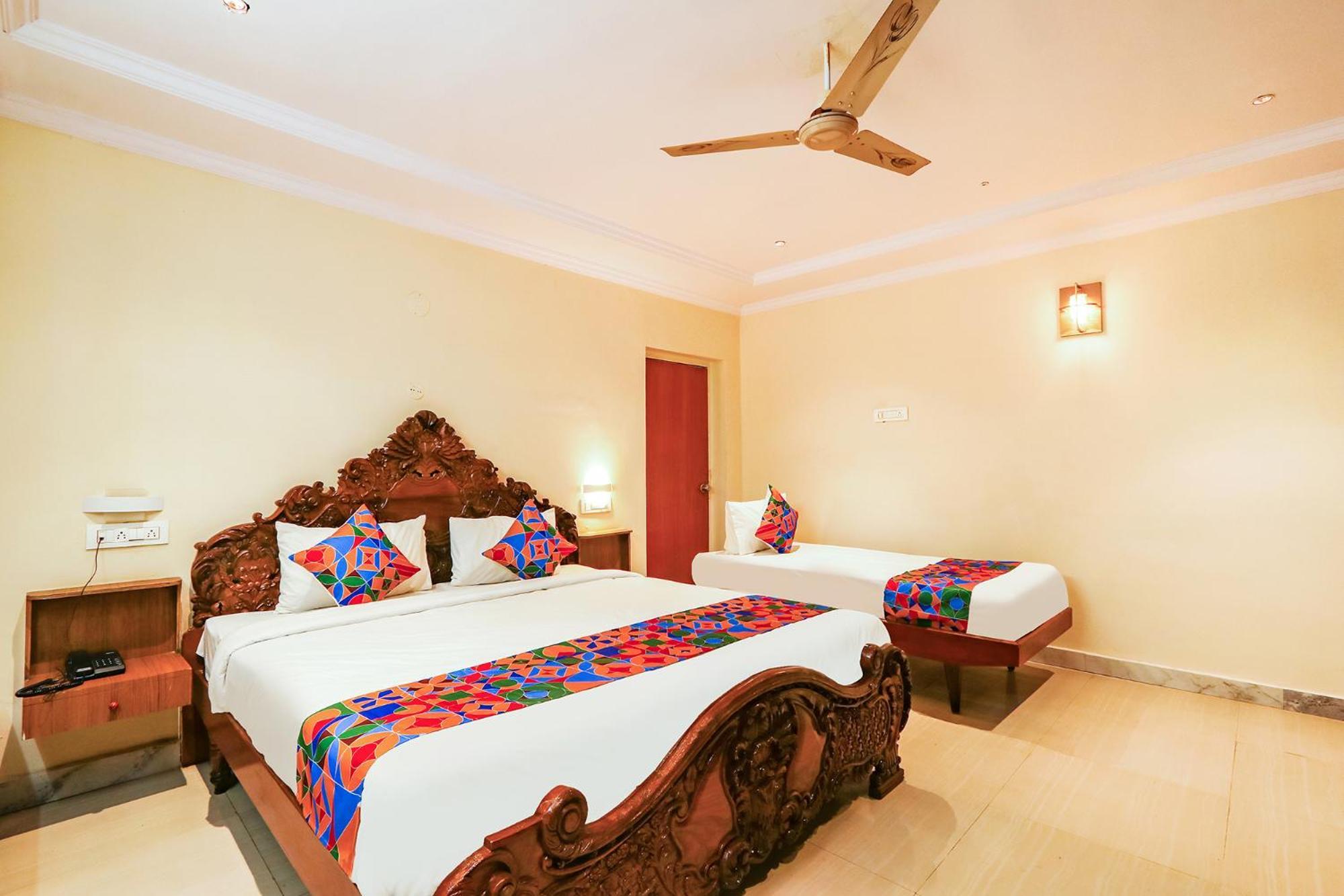 Fabhotel Maruthi Residency - Nr Metro Station Lakdikapul