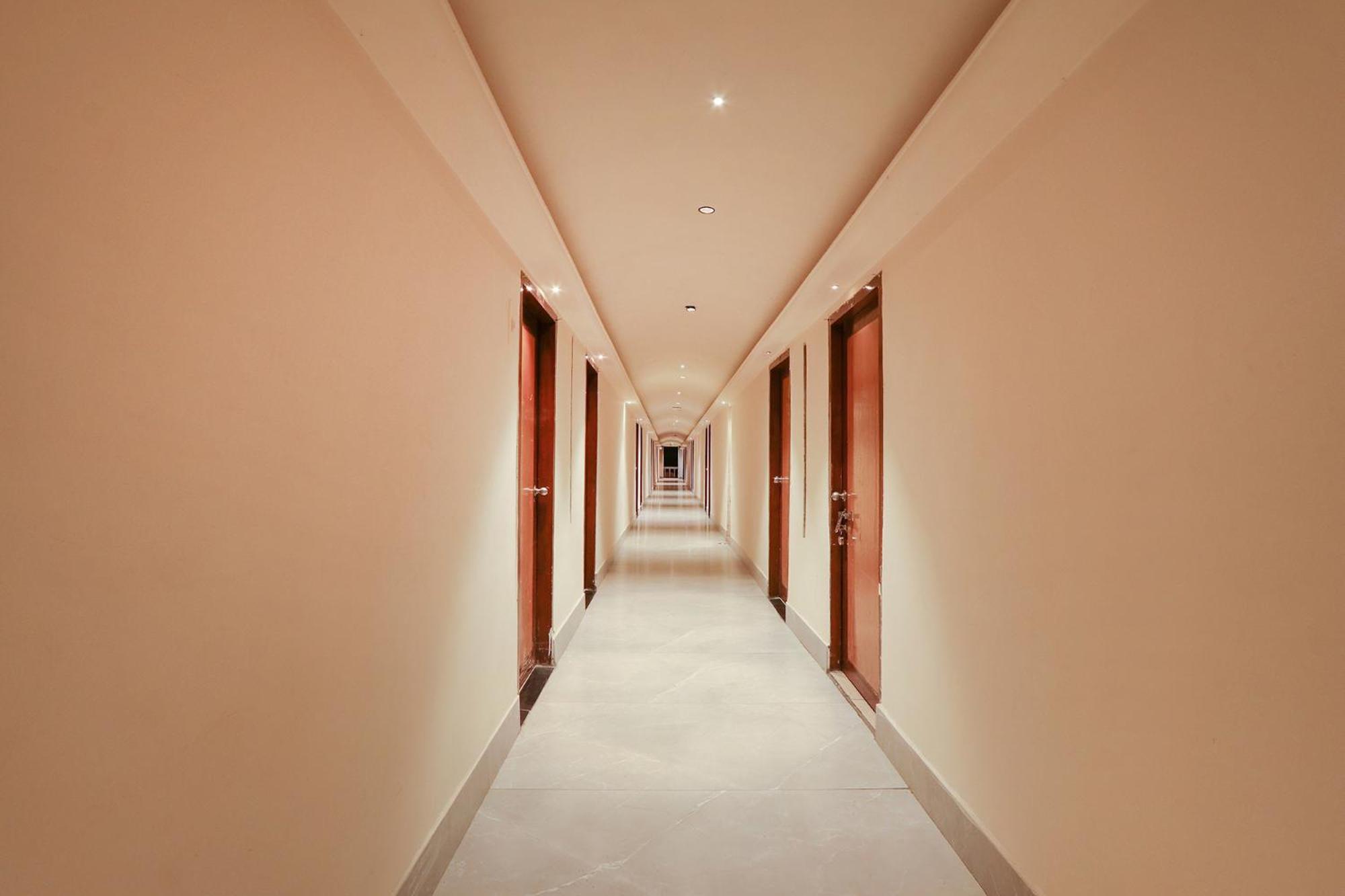 Fabhotel Maruthi Residency - Nr Metro Station Lakdikapul Hyderabad