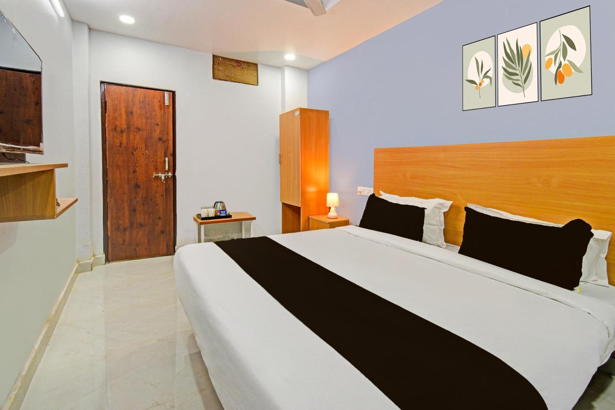Hotel Super O Rbs Square Uppal 3*