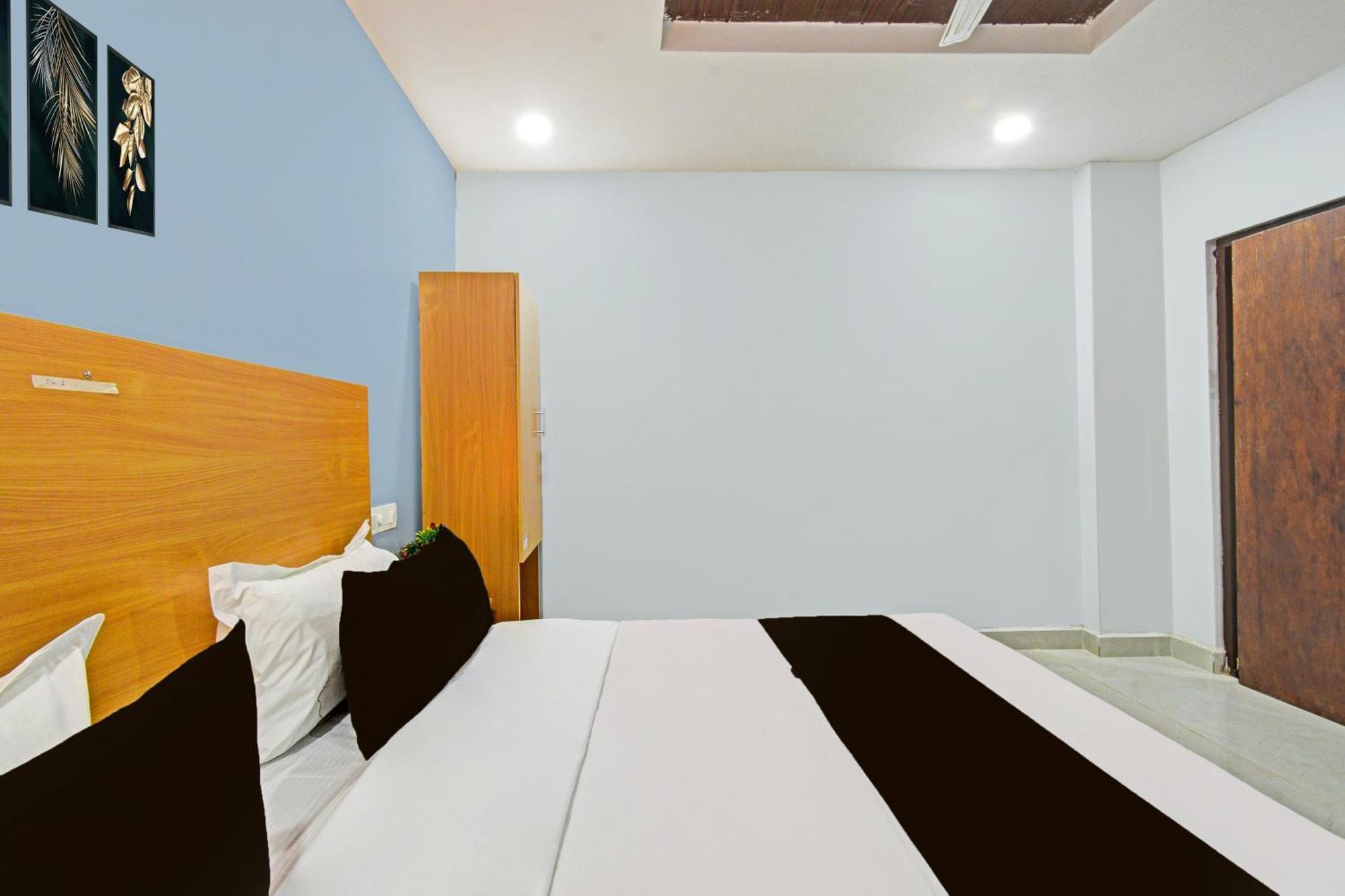 Hotel Super O Rbs Square Uppal