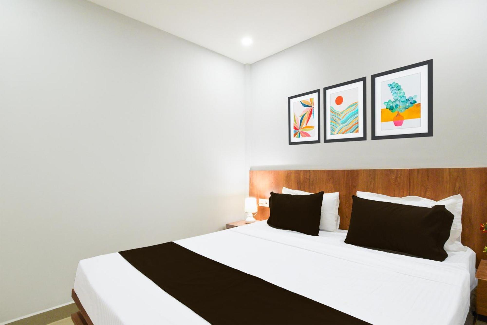 Hotel Super O Vaishnavi Residency