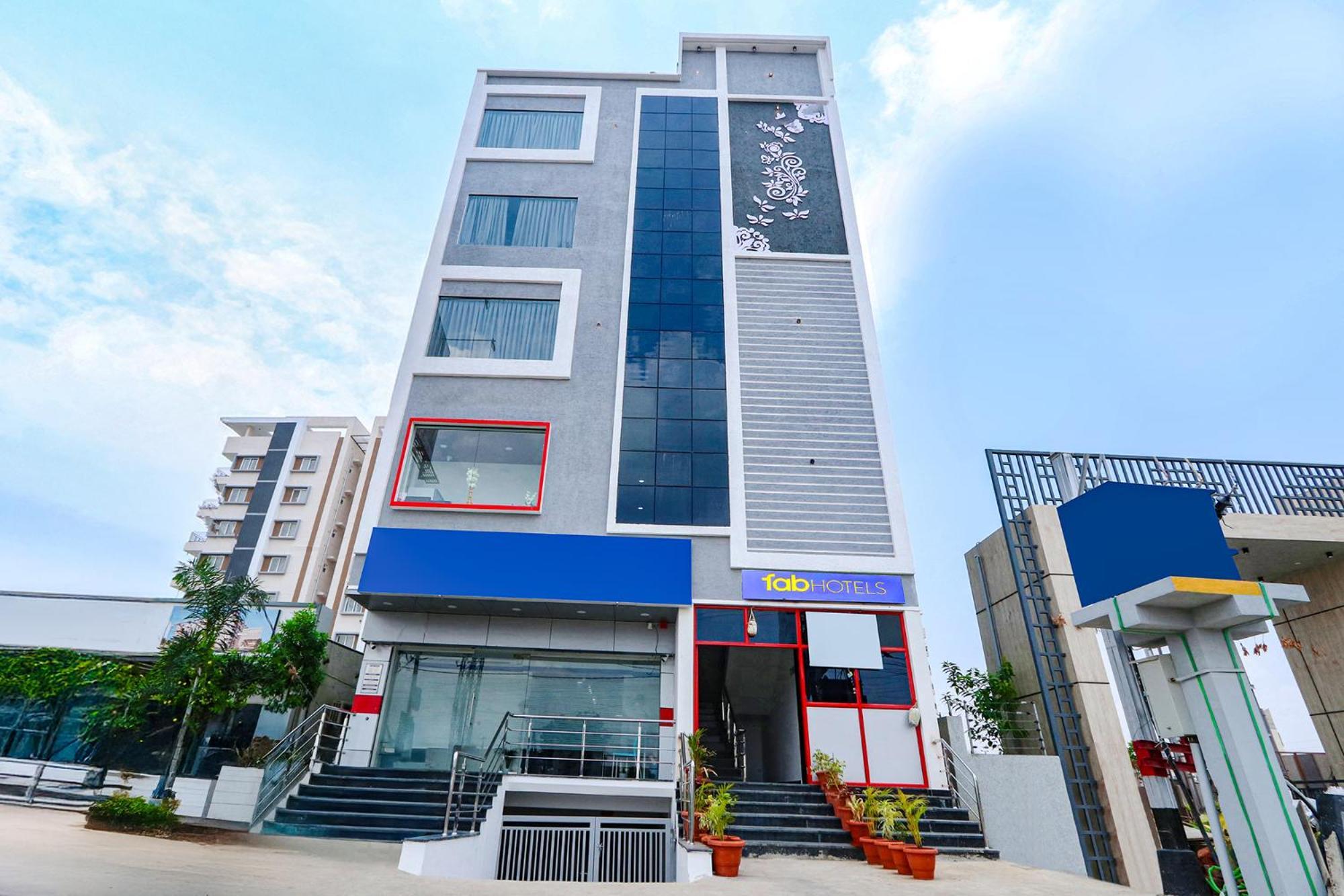 Fabhotel Vks - Nr Umcc Shahpur Hotel