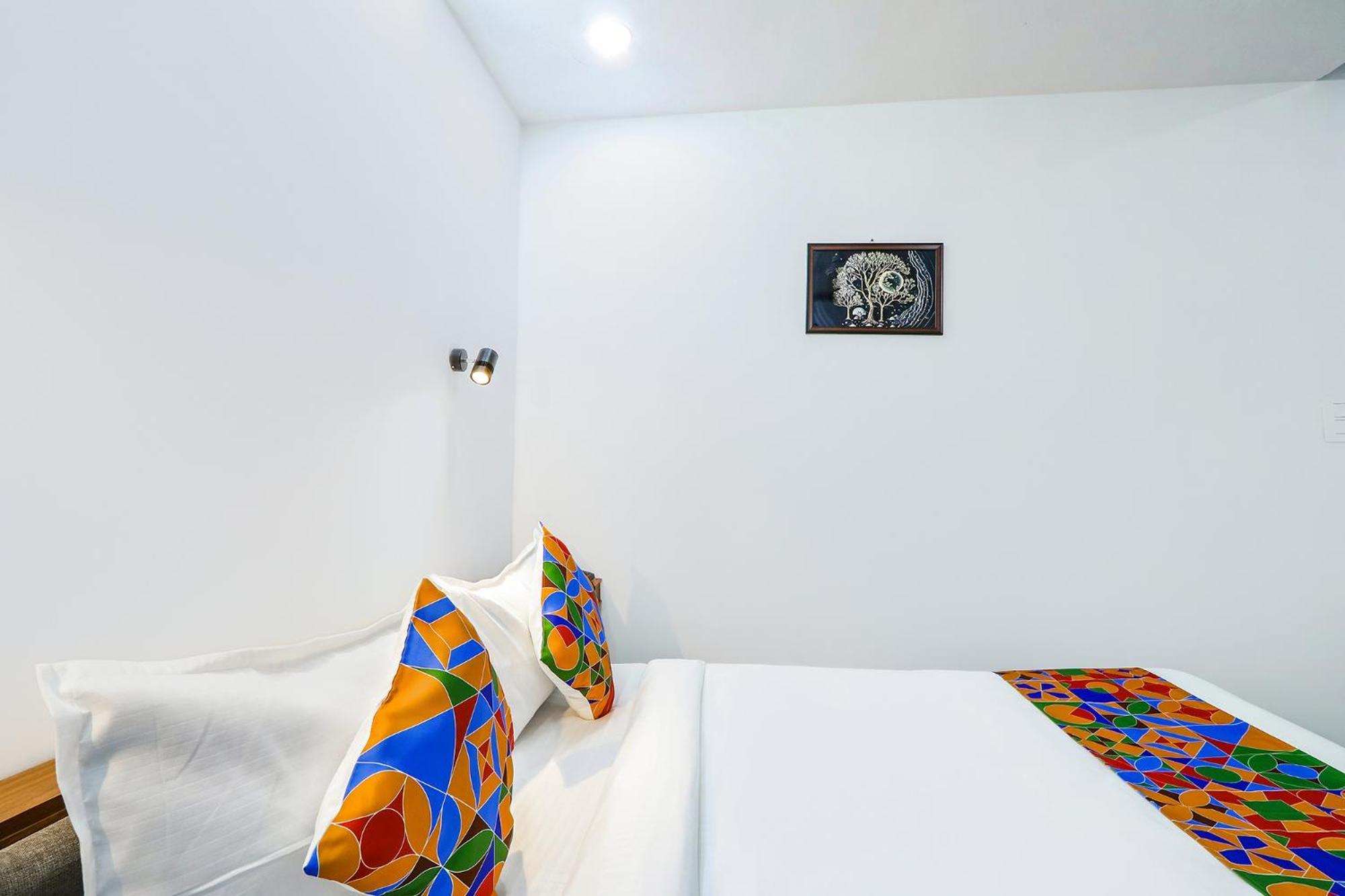Fabhotel Vks - Nr Umcc Shahpur 2* Hyderabad