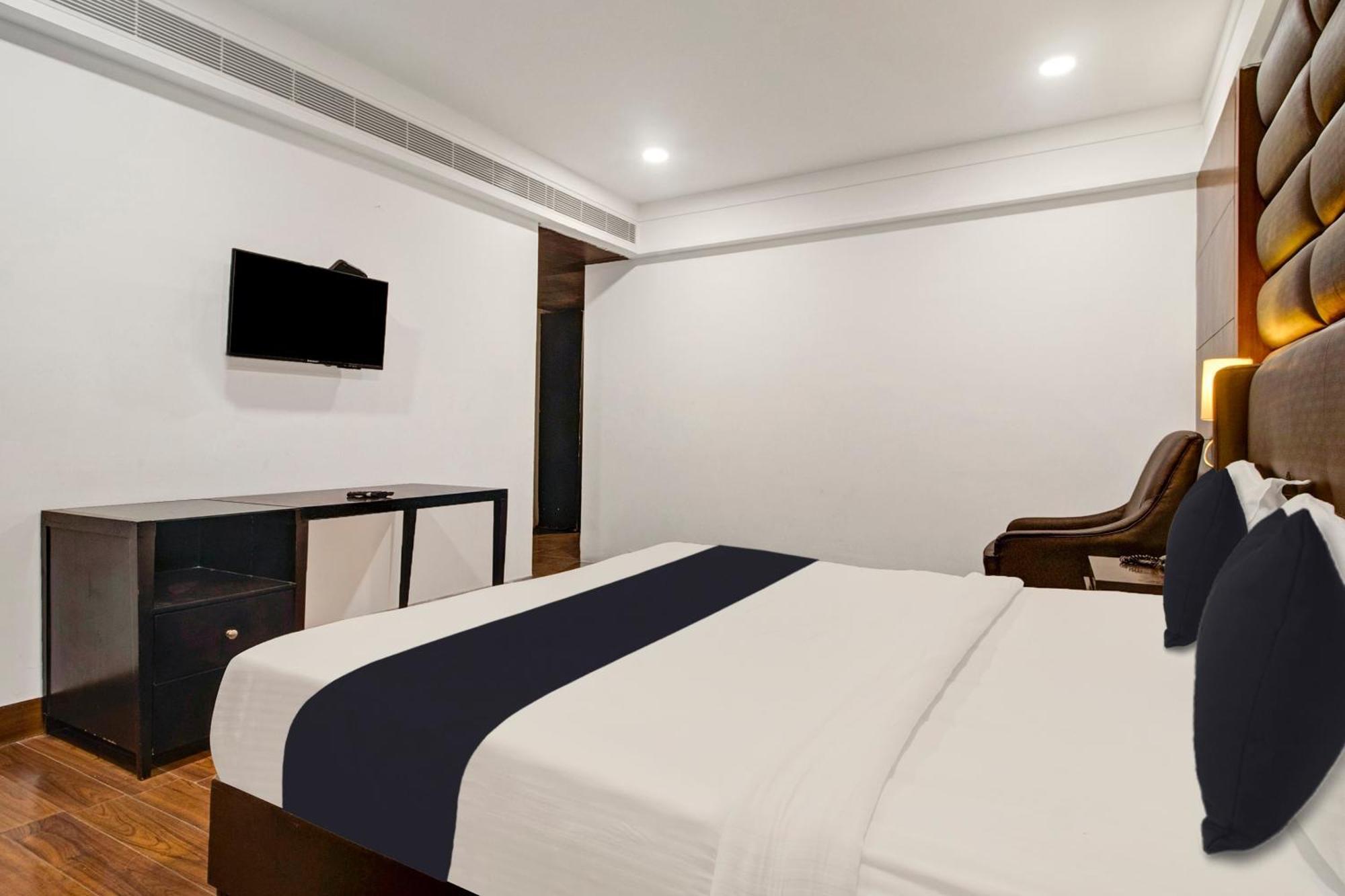 Hotel Capital O Grand Himayat 3*