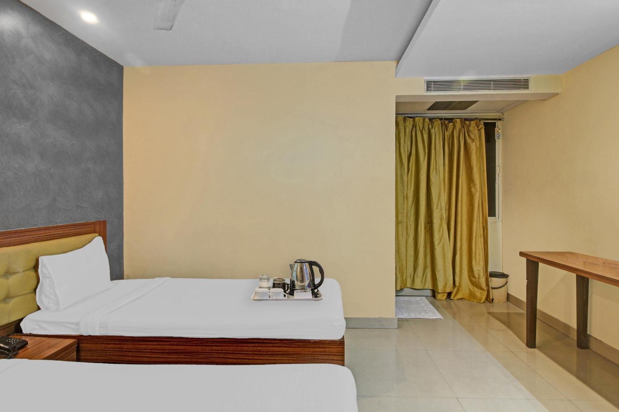 Townhouse The Grand Plaza Hotel 3*