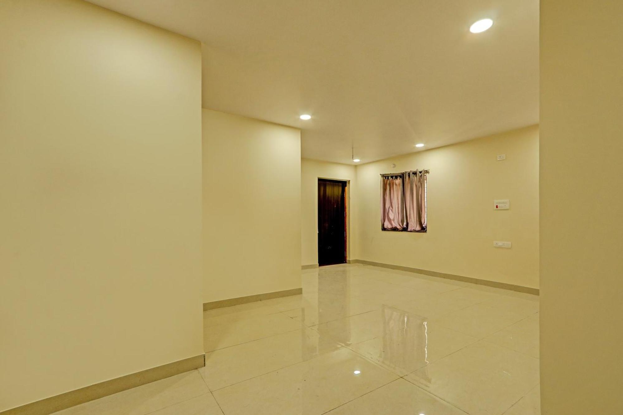 Hotel O R Square Homes