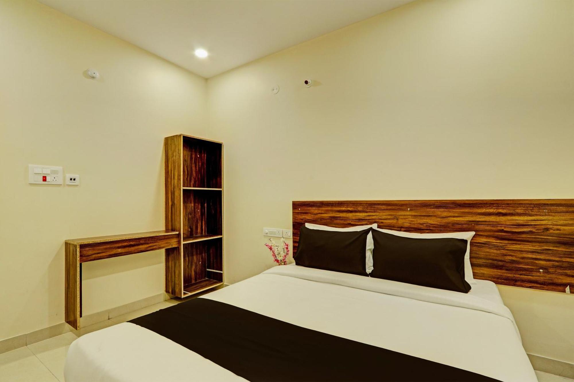 Hotel O R Square Homes