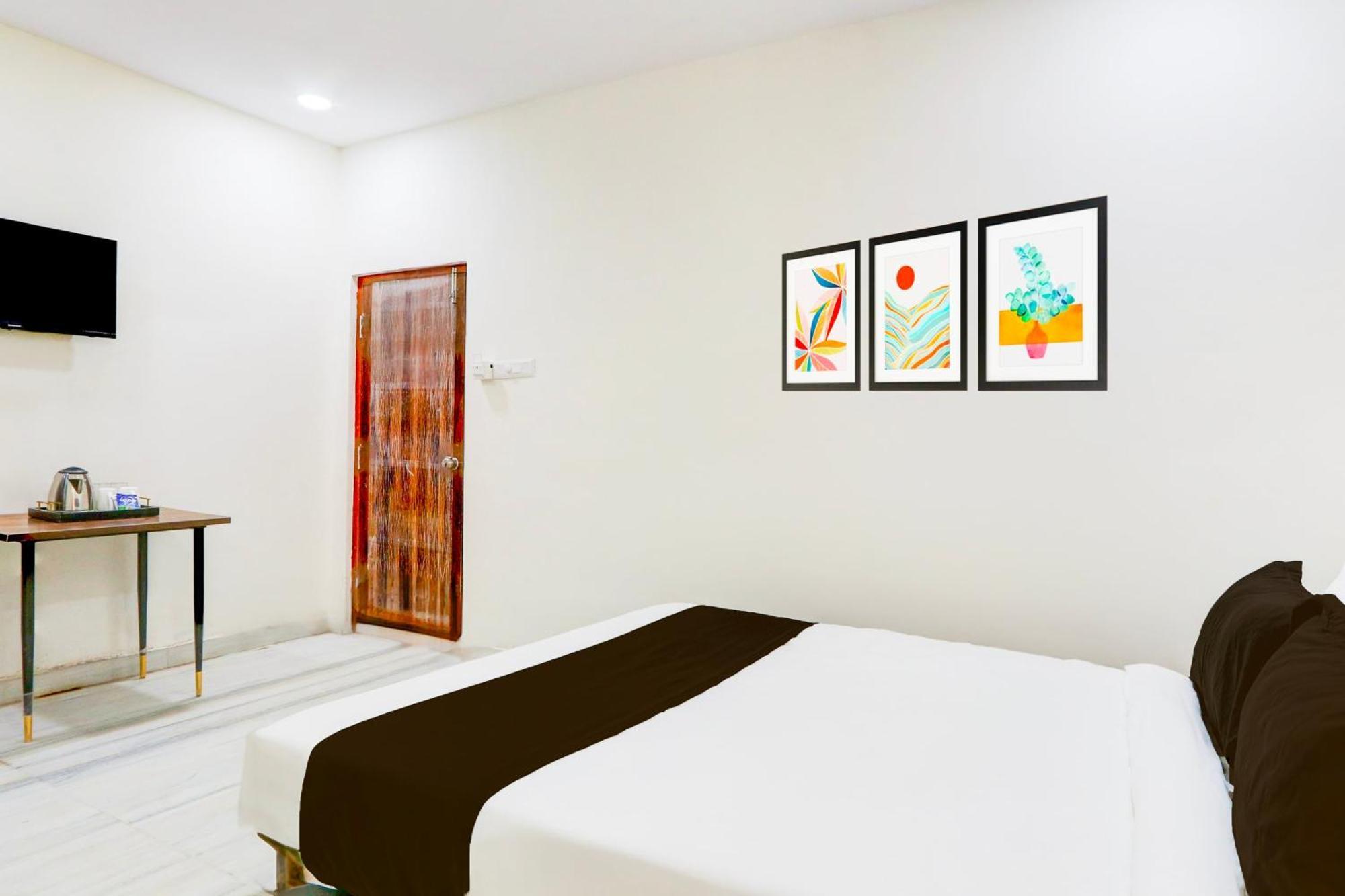 Hotel Collection O Ss Blue 4*