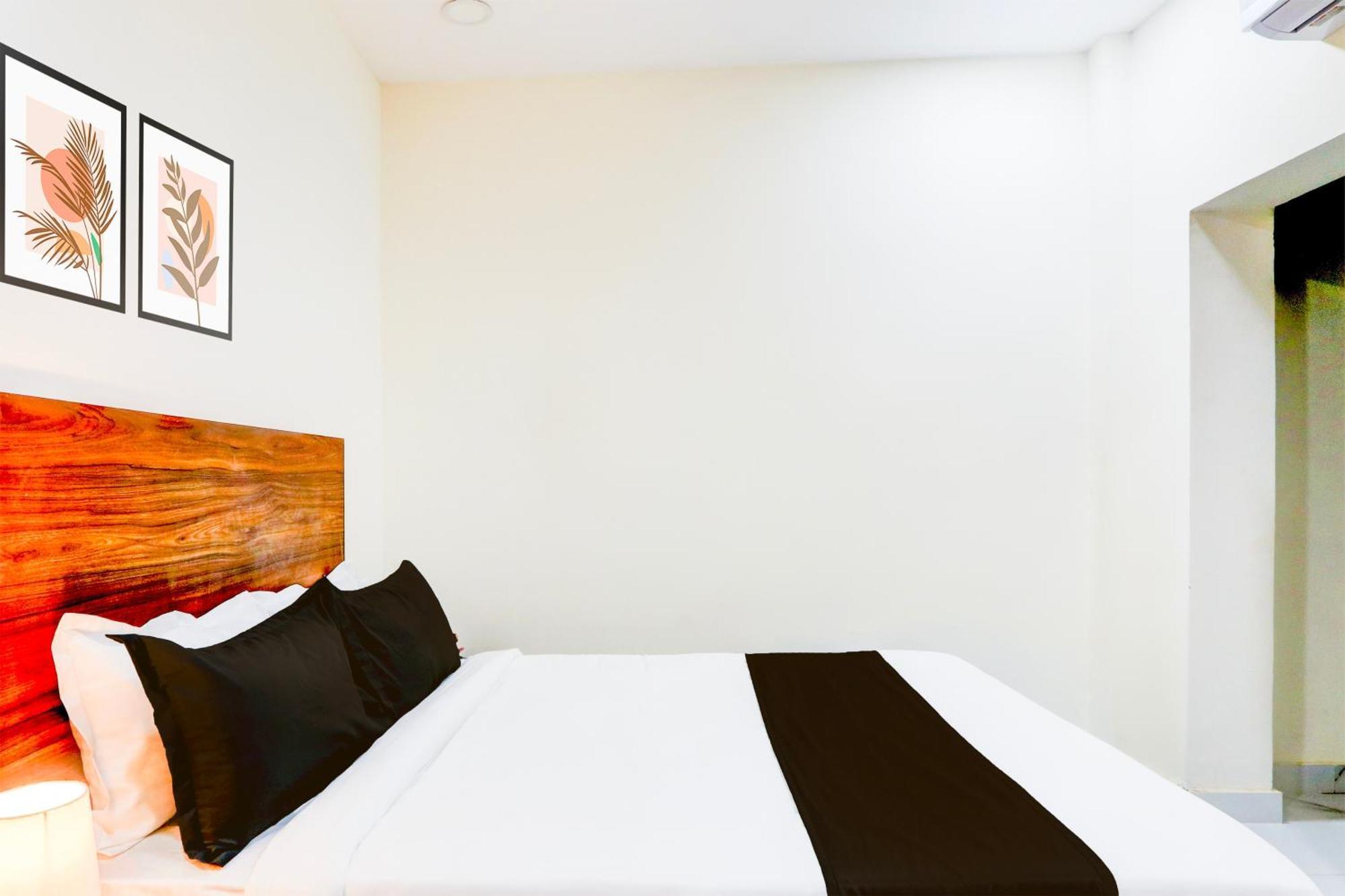 Collection O Ss Blue Hotel Hyderabad