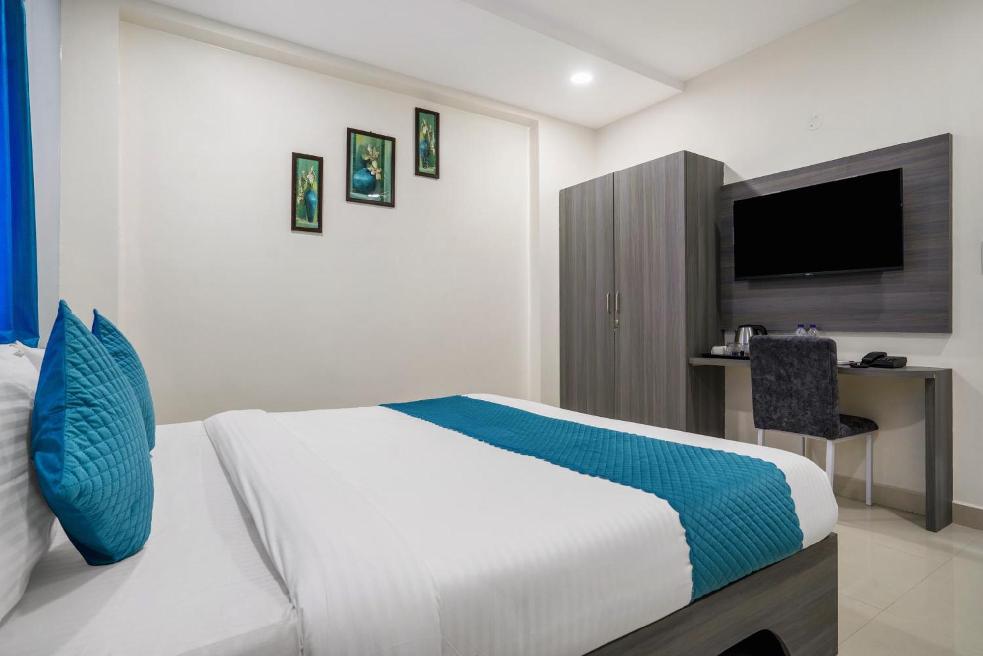 Hotel The Balcony Hyderabad