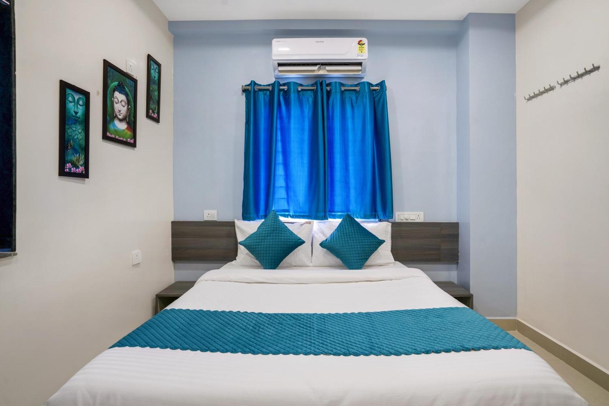 Hotel The Balcony Hyderabad