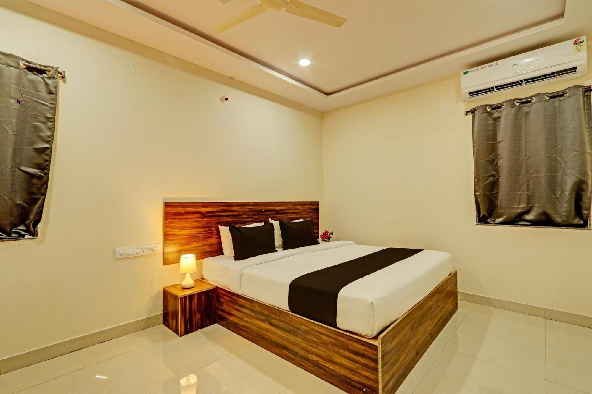 Hotel O R Square Homes
