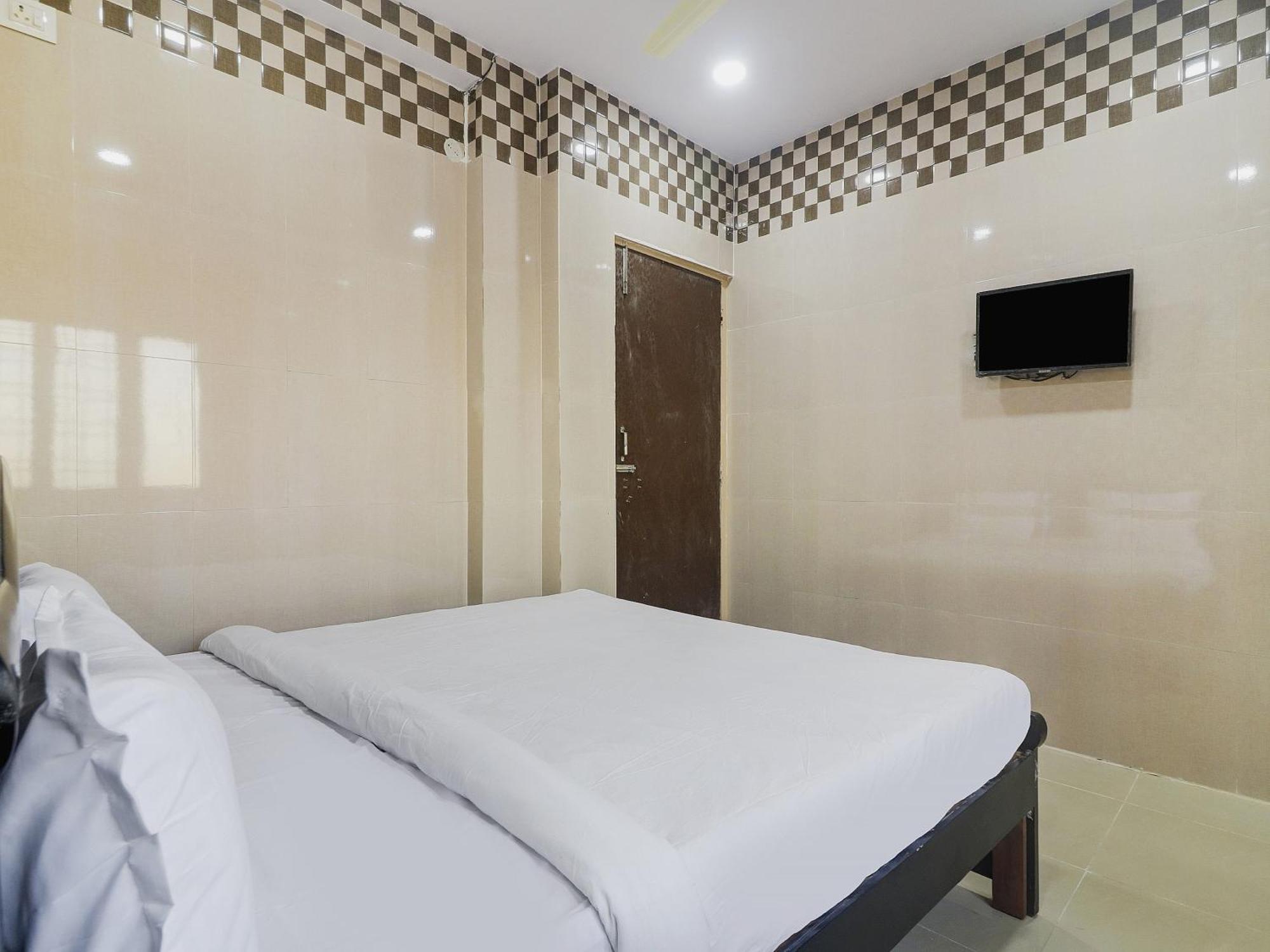 O Aroma Classic Near Nampally Railway Station 3*