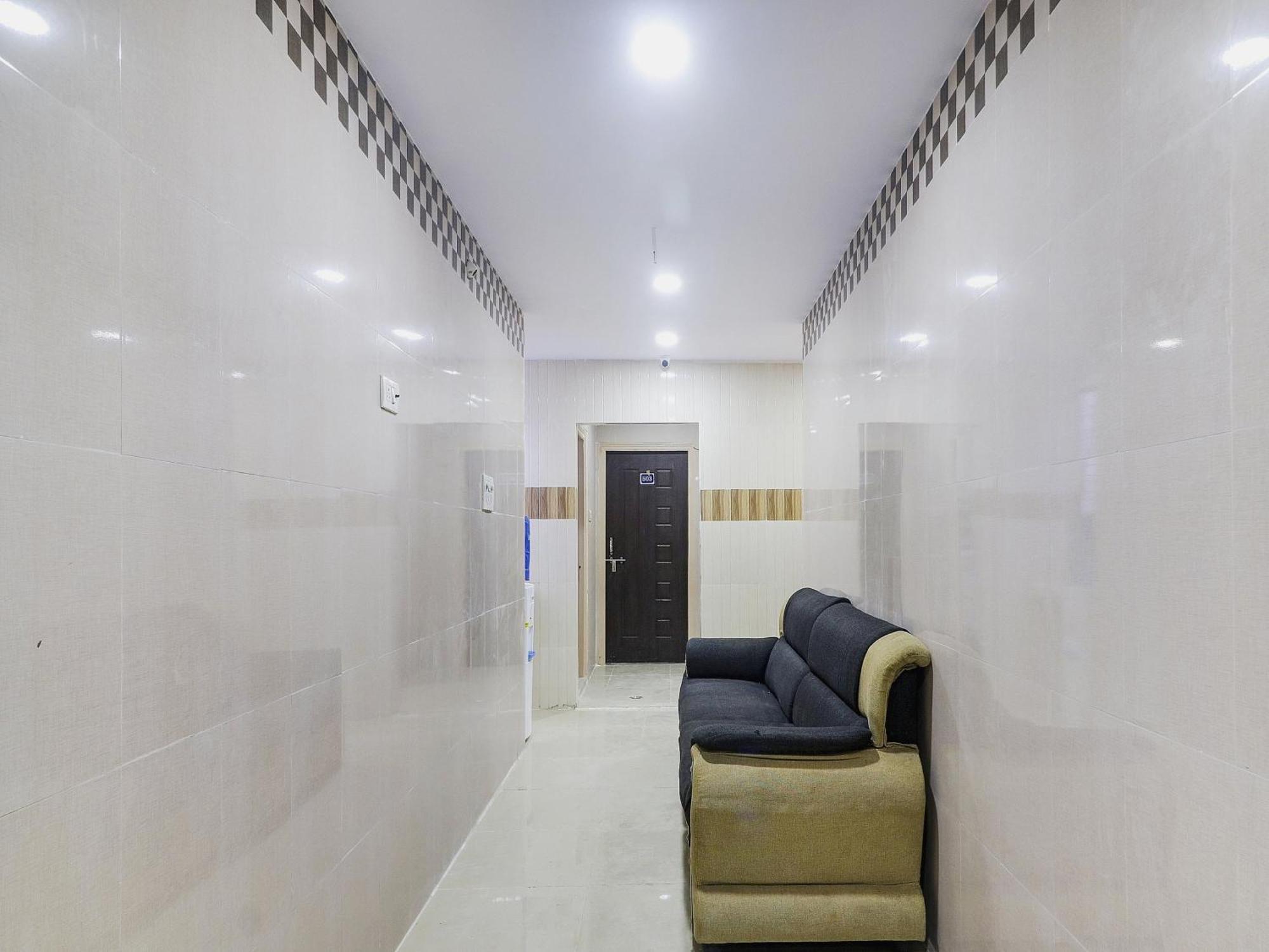 Hotel O Aroma Classic Near Nampally Railway Station