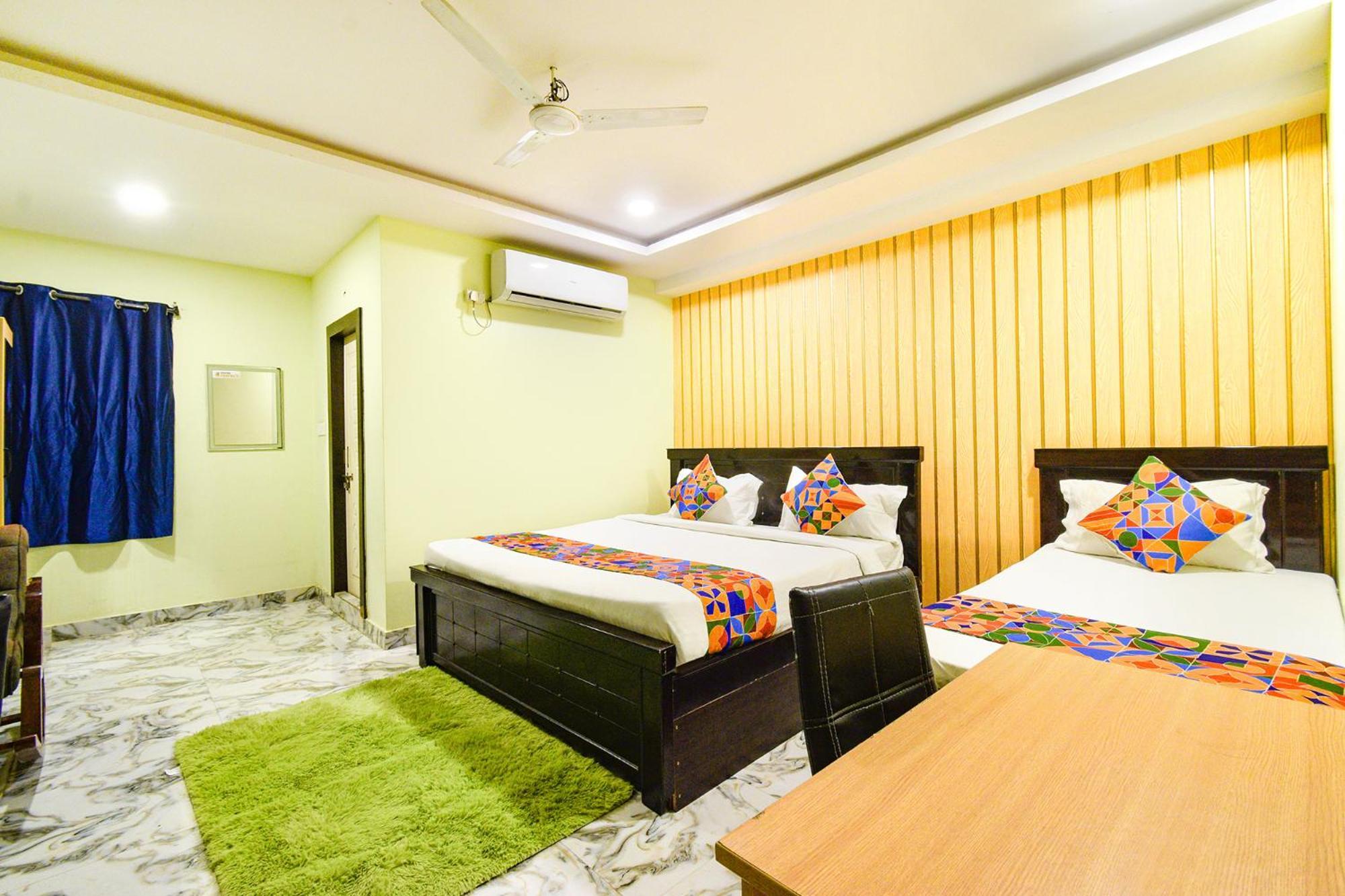 Hotel Fabhotel Park Galaxy