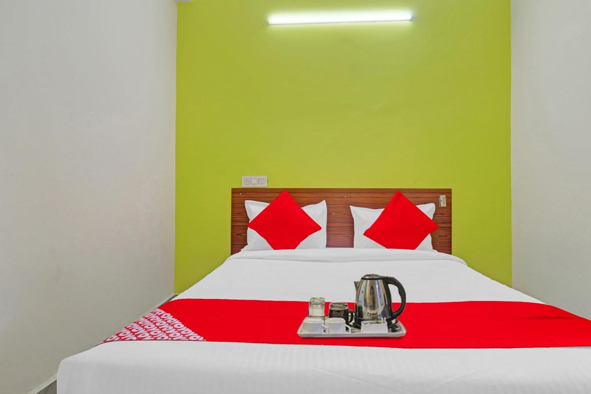 Hotel Super Collection O Elite Near Habsiguda Metro Station 4*