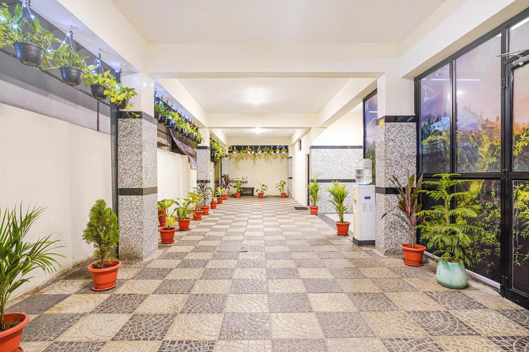 Fabhotel Eminent Banjara Hills Hotel