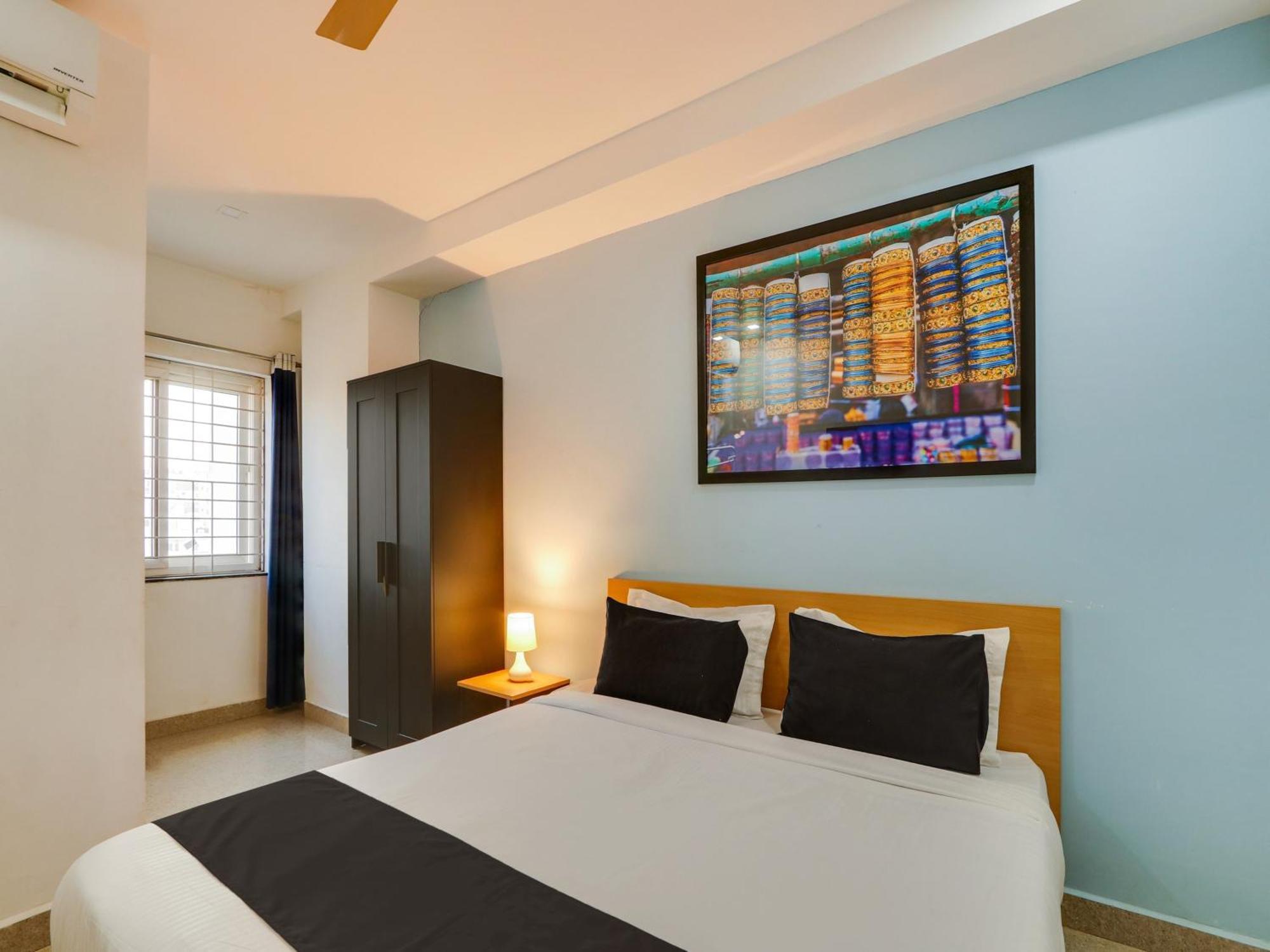 Hotel Super Townhouse Qualia Prime Near Nexus Mall