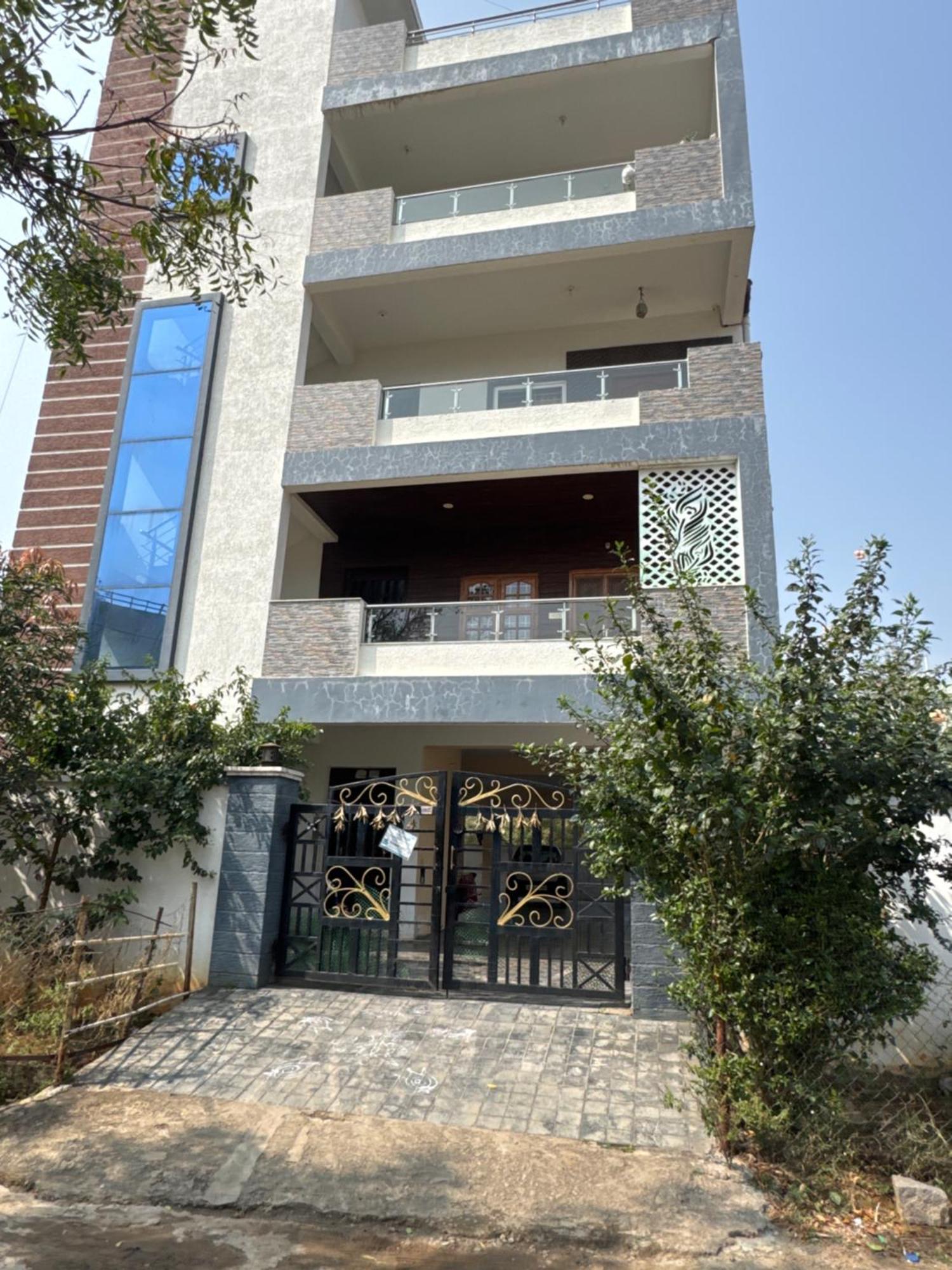 Independent Flat Kompally