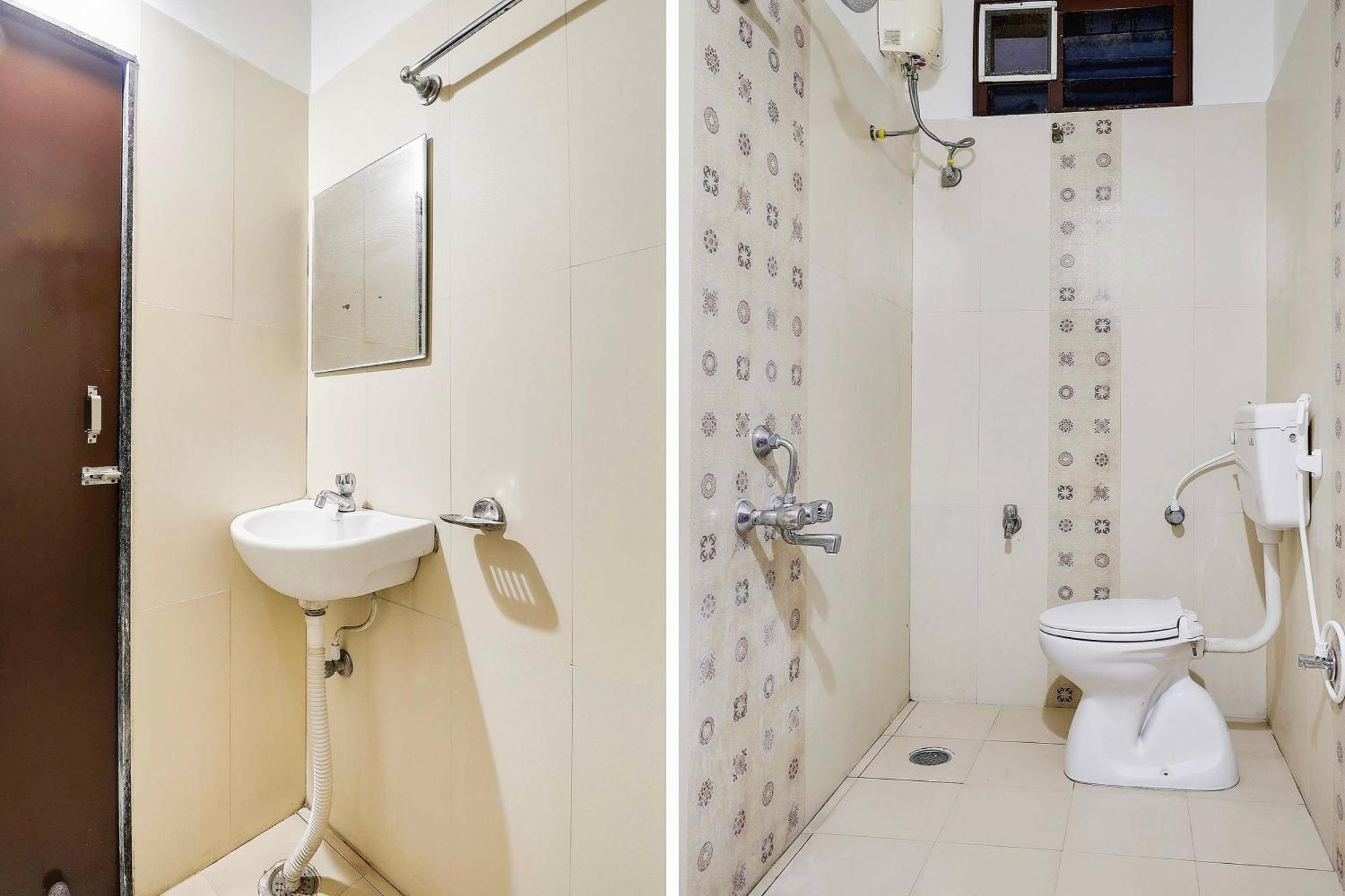 Super Townhouse De Alphabet Kukatpally Nexus Mall Hotel *