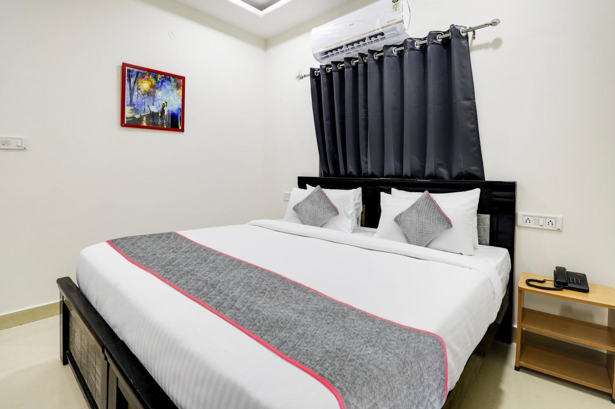 Super Townhouse De Alphabet Kukatpally Nexus Mall