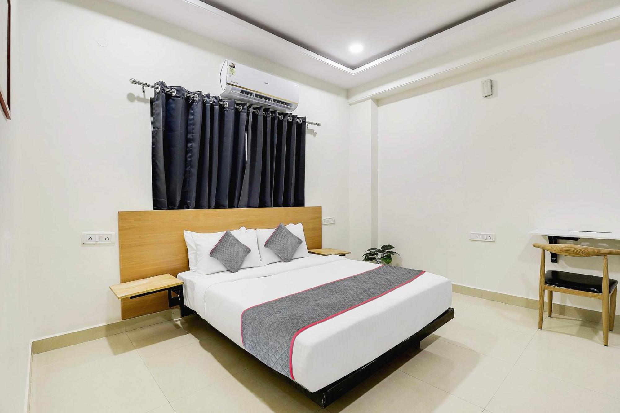 Super Townhouse De Alphabet Kukatpally Nexus Mall Hotel