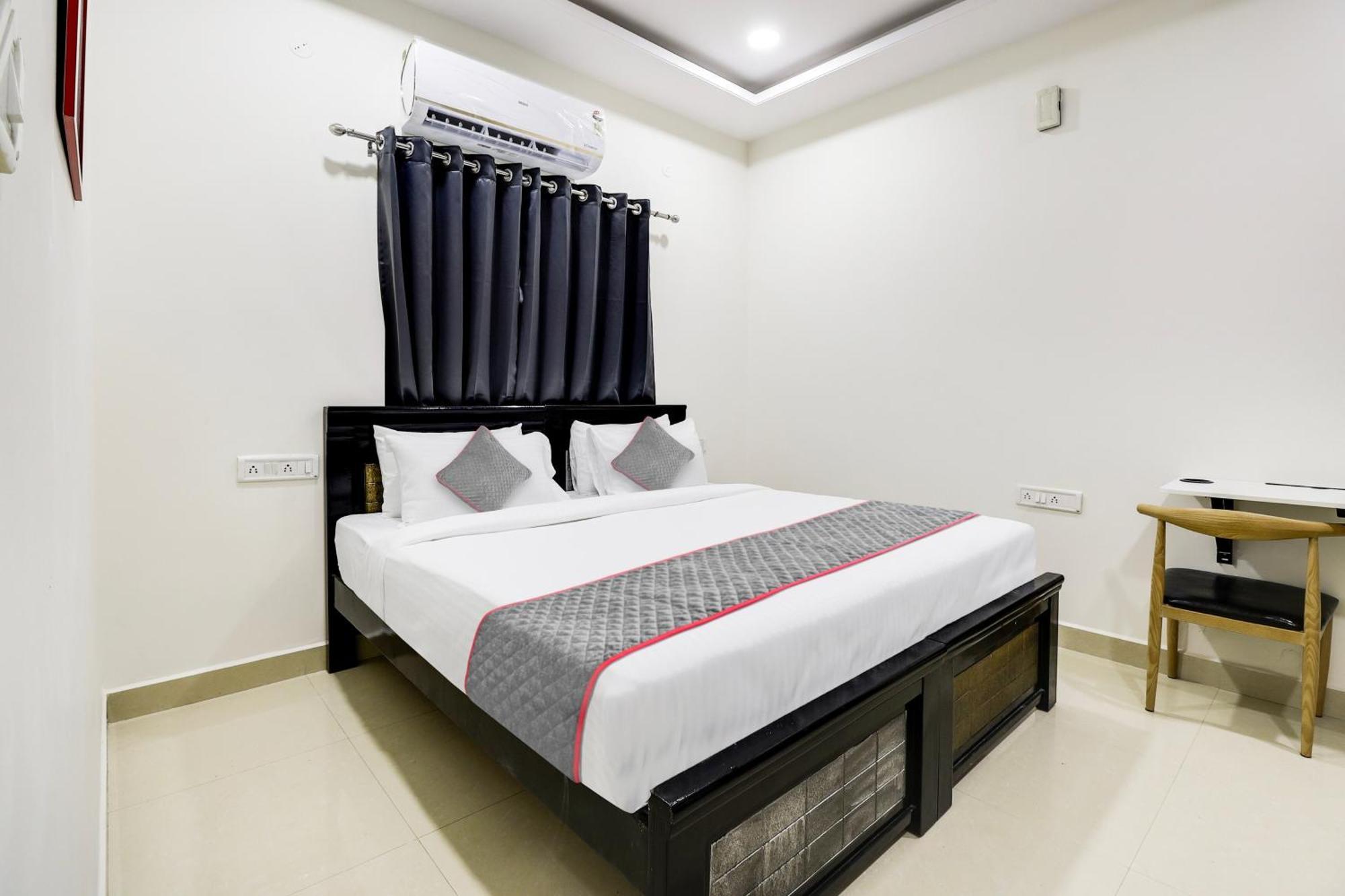 Hotel Super Townhouse De Alphabet Kukatpally Nexus Mall *