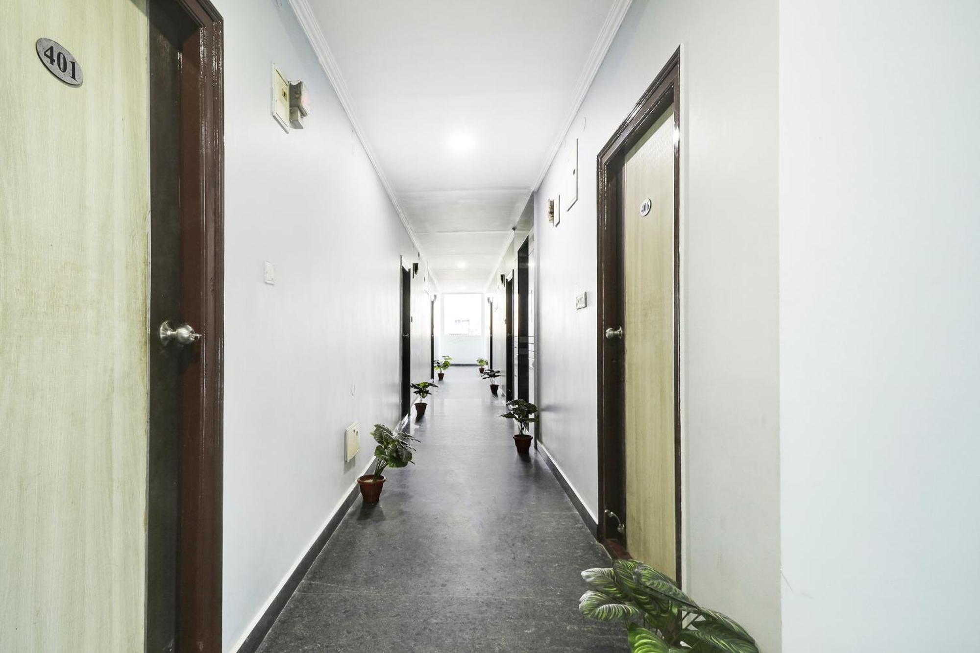 Super Townhouse De Alphabet Kukatpally Nexus Mall Hotel Hyderabad