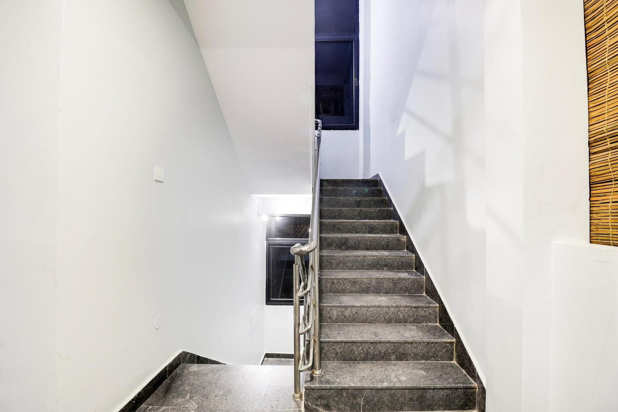 Super Townhouse De Alphabet Kukatpally Nexus Mall Hotel Hyderabad