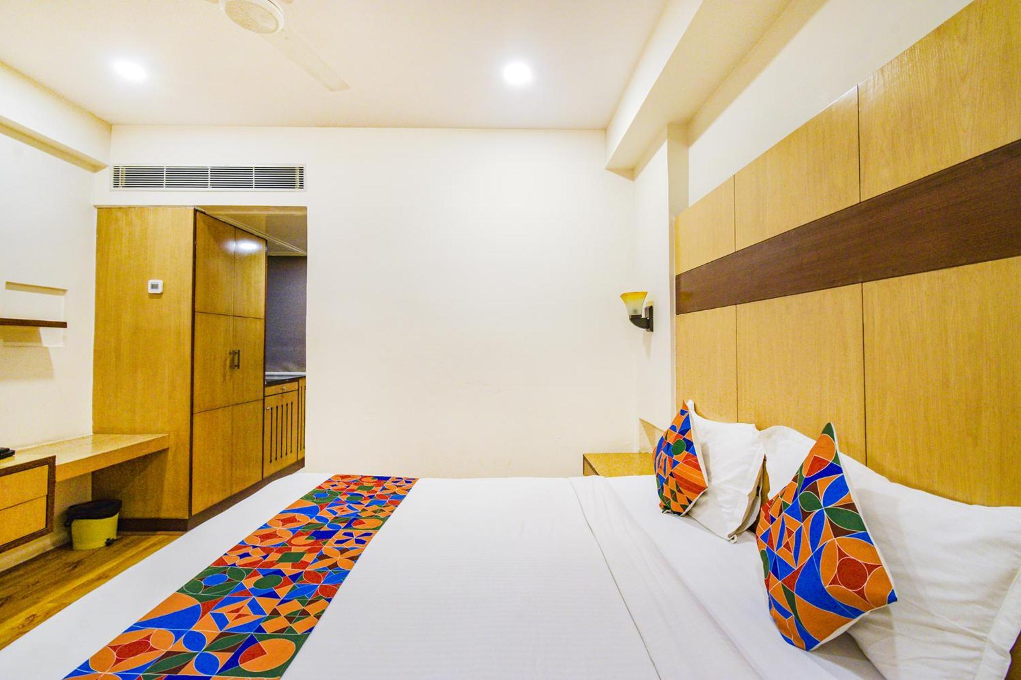 Treebo Premium Seven View 4*