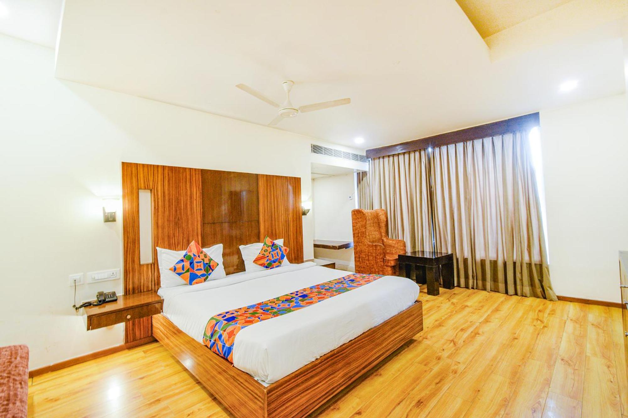 Treebo Premium Seven View 4* Hyderabad