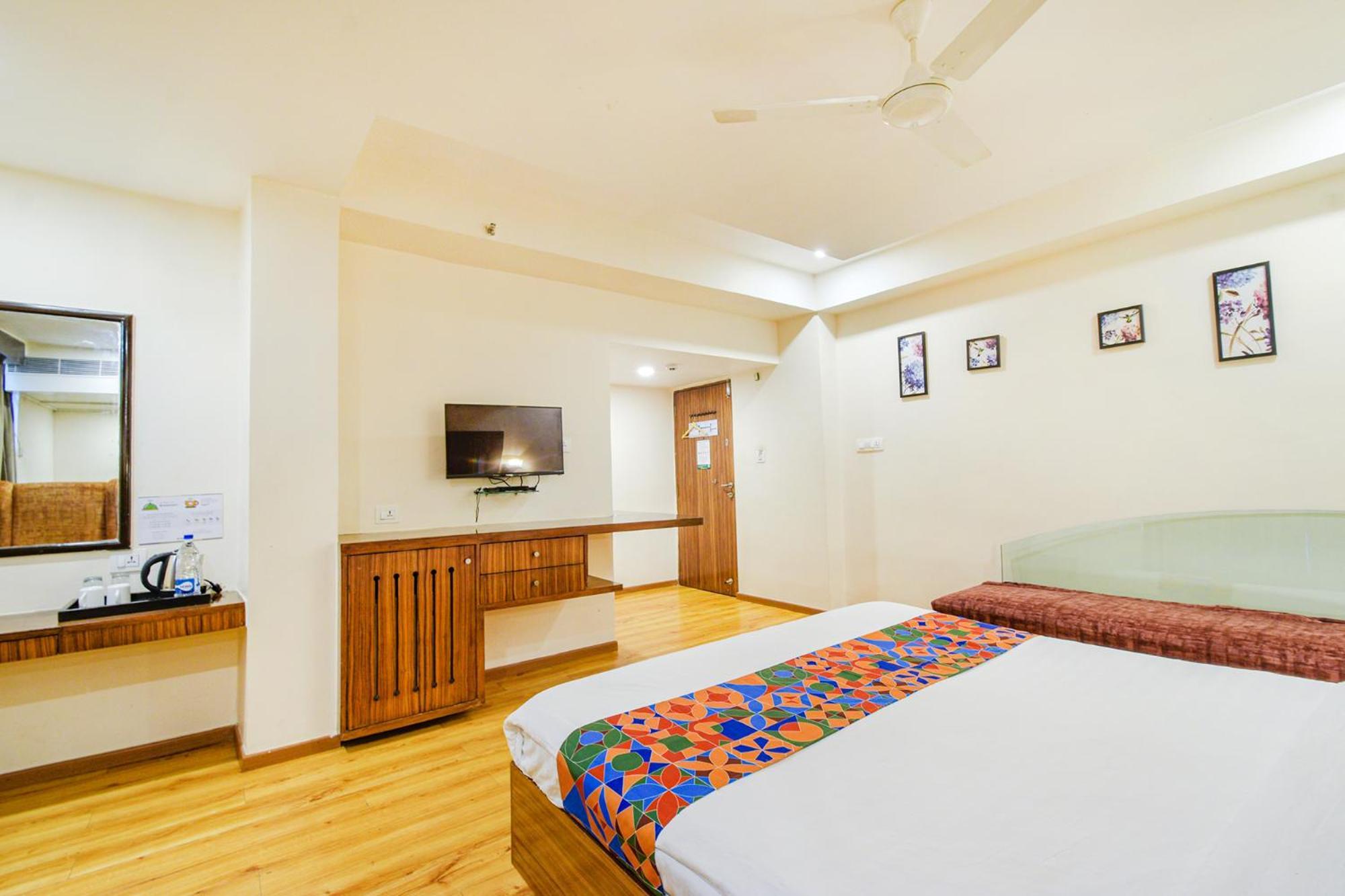 Treebo Premium Seven View 4* Hyderabad