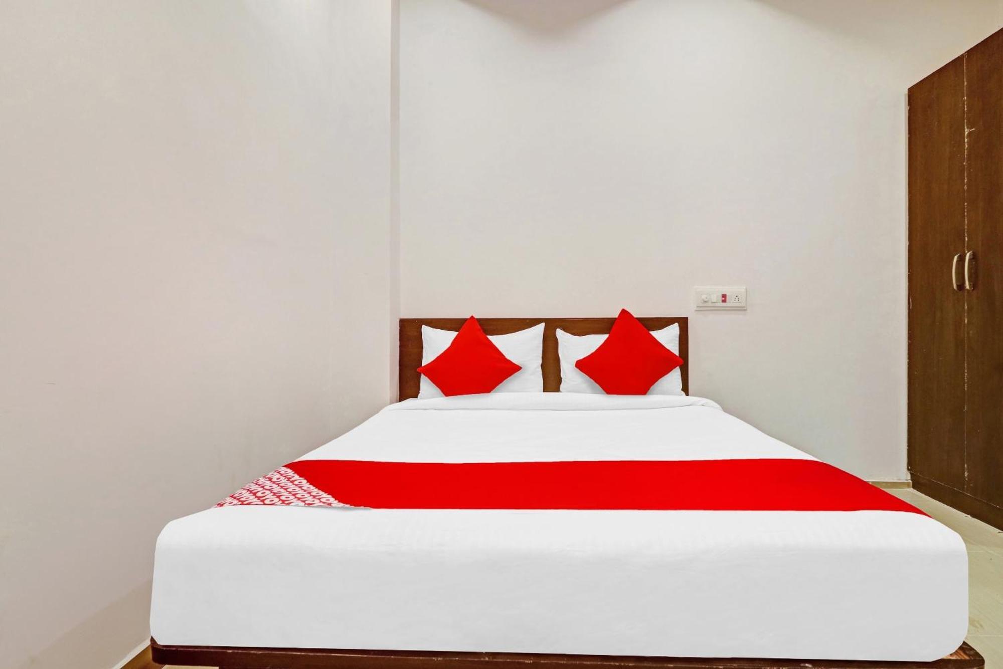 Hotel O R Square Near Lb Nagar Metro Station 3*