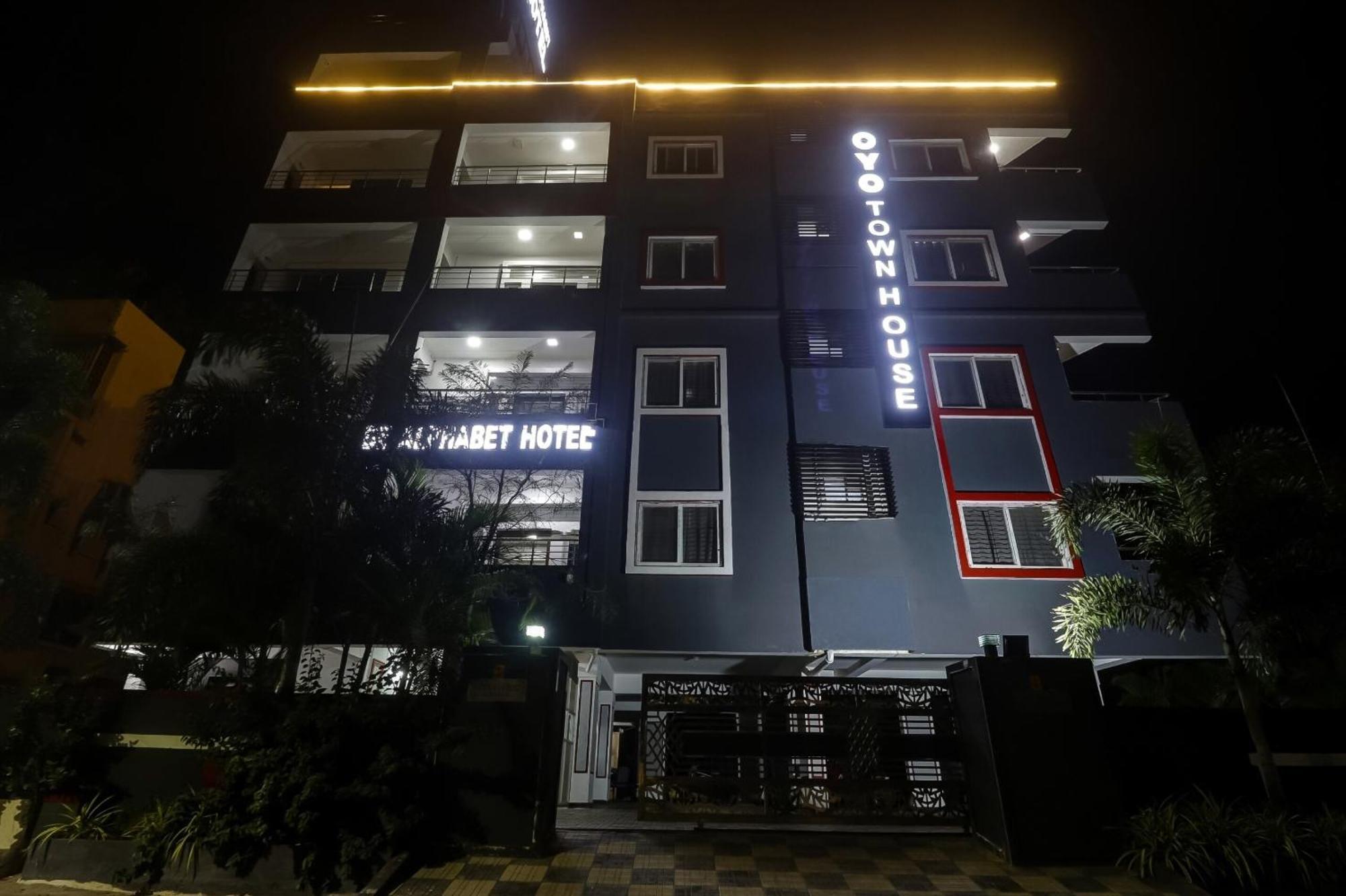 Hotel Townhouse De Alphabet