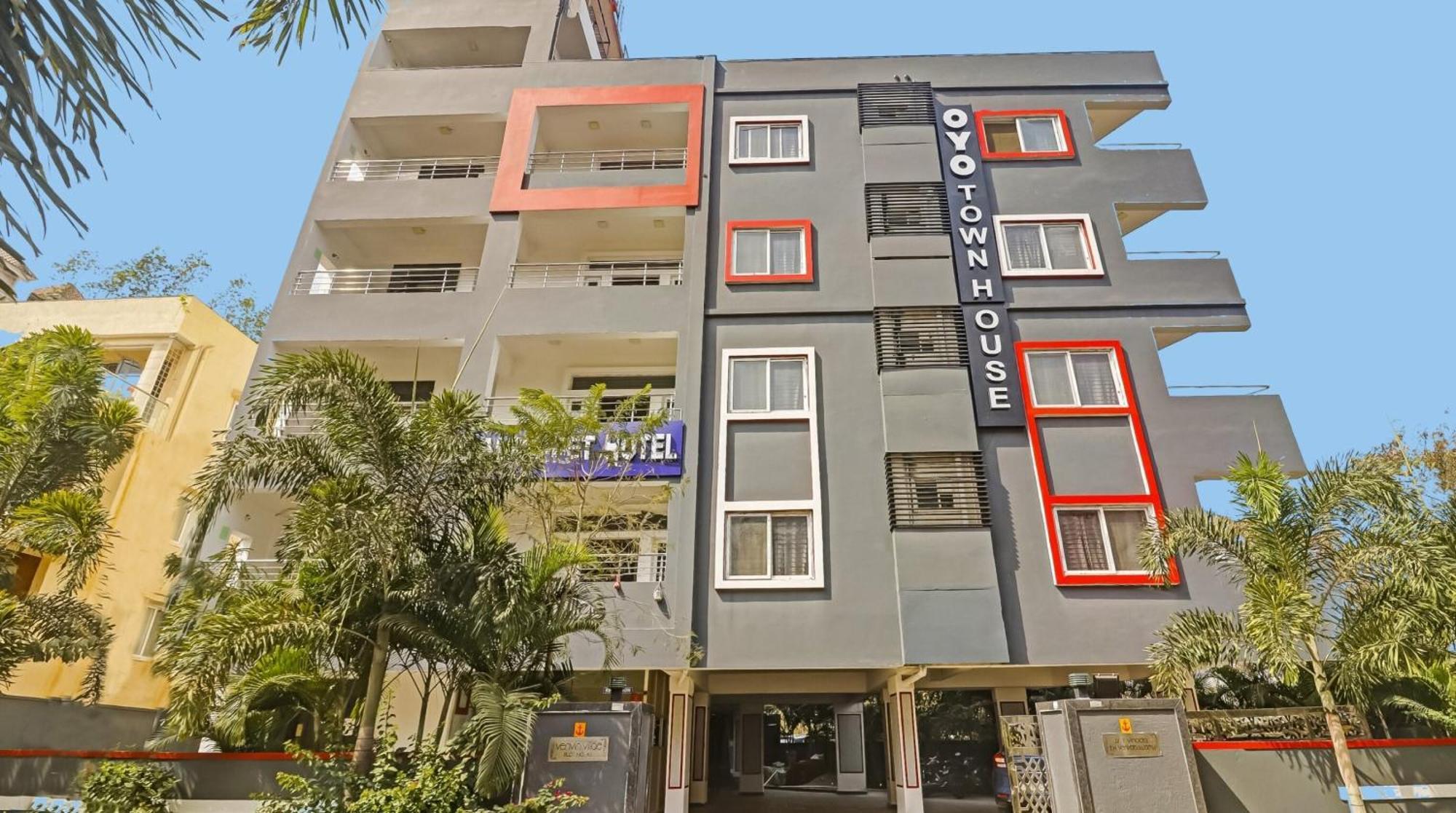Townhouse De Alphabet 4*