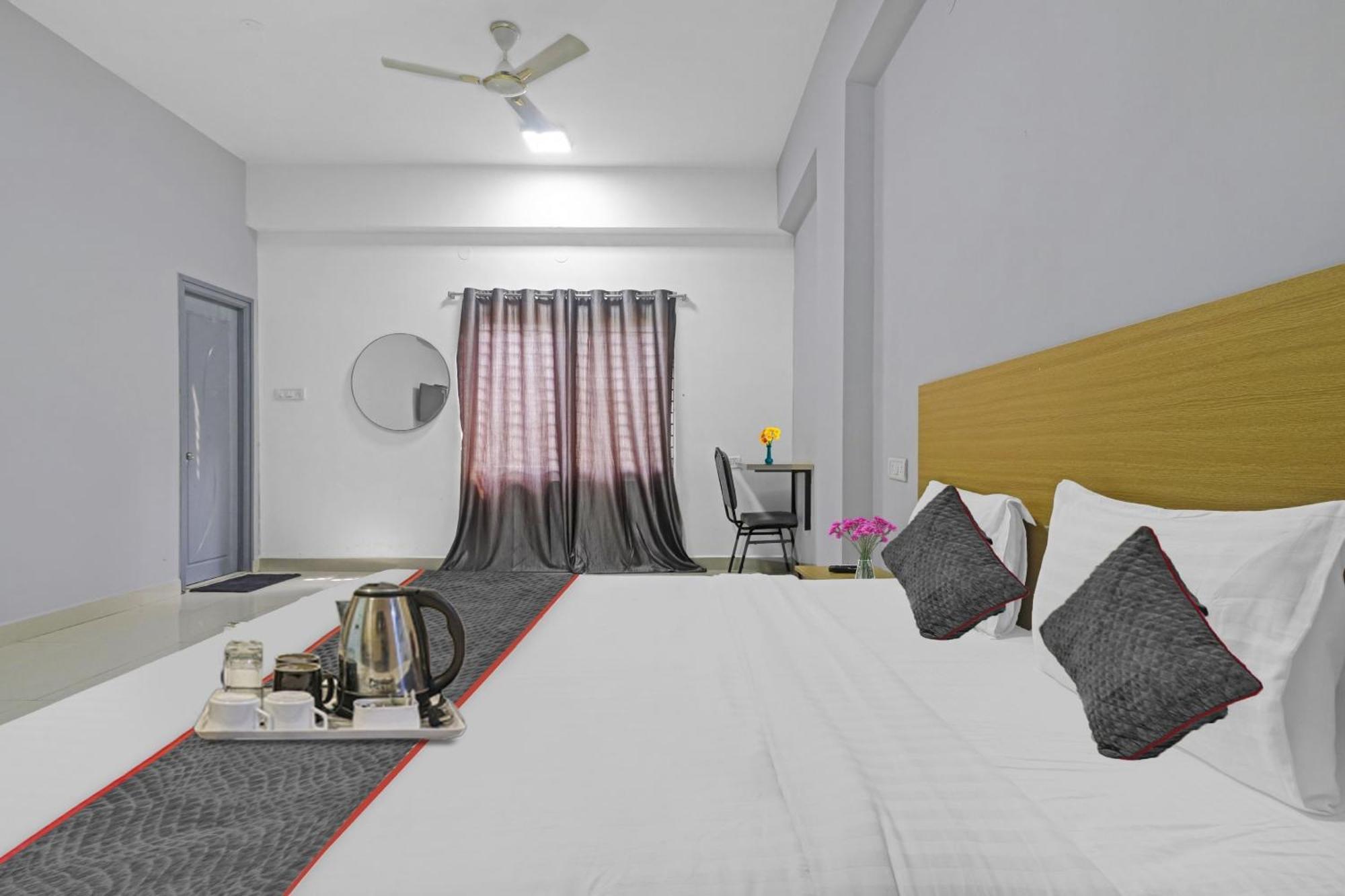 Townhouse De Alphabet Hotel